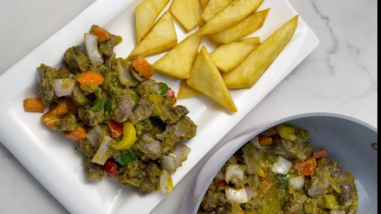 Yam chips & Gizzard sauce