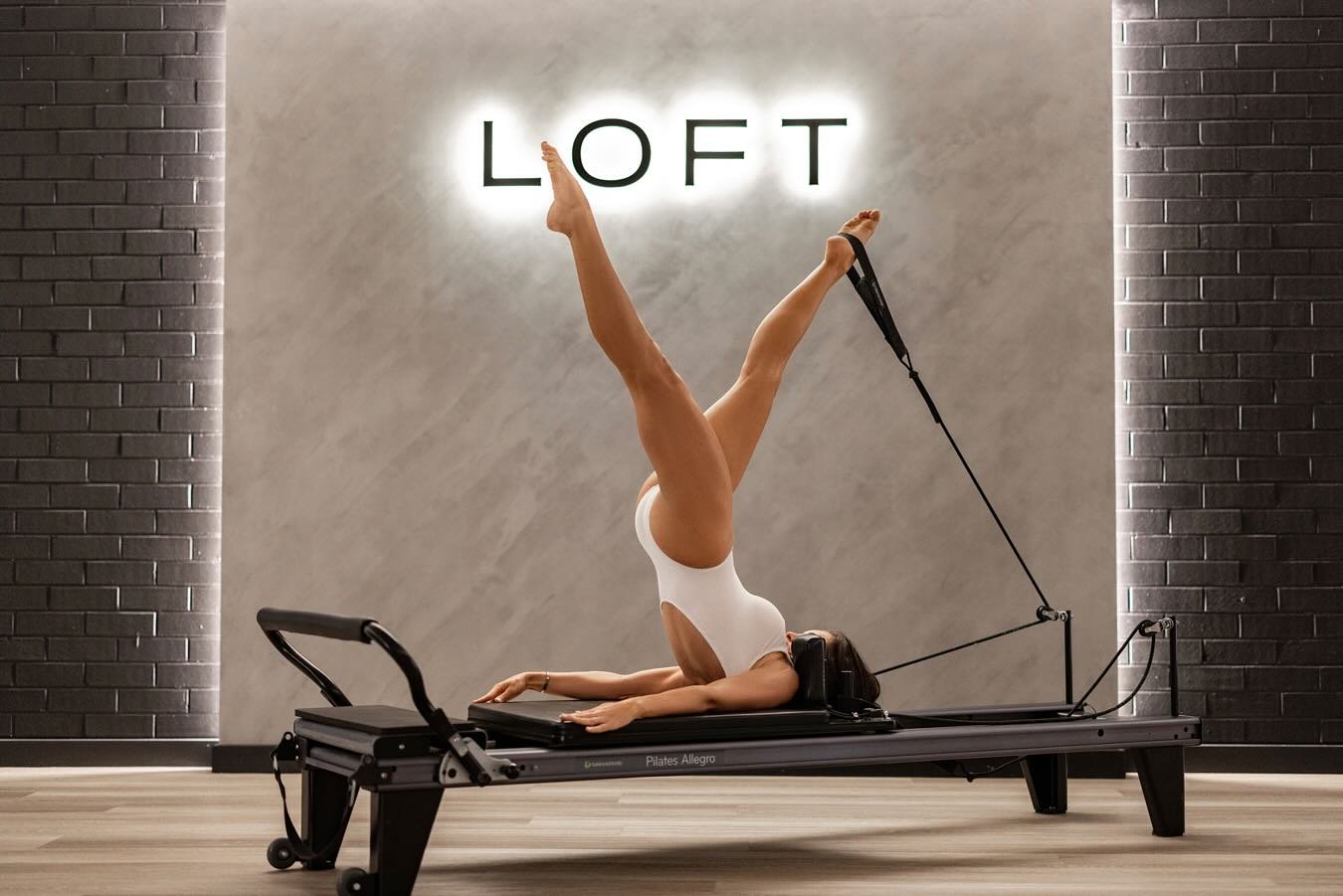 Getting to shoot for this incredible mumma! @theloftpilates_ ❤️❤️ 

Started off with a sunrise shoot by the ocean and then into the studio! Absolutely loved my time with Sim and her team! @simonedoulaveras you are so inspiring and absolute goals x