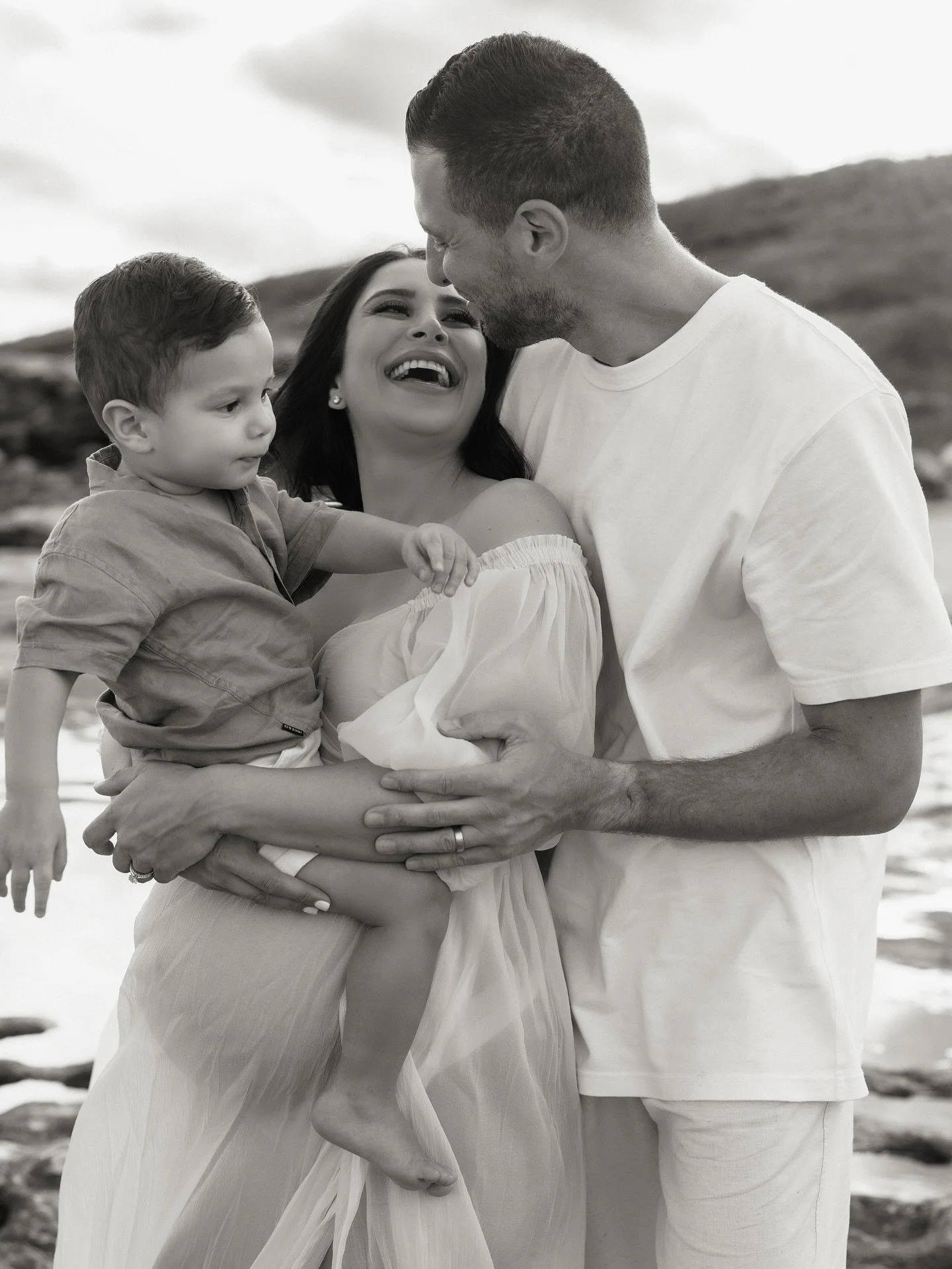 This BEAUTIFUL maternity and family shoot&hellip; black and white series x