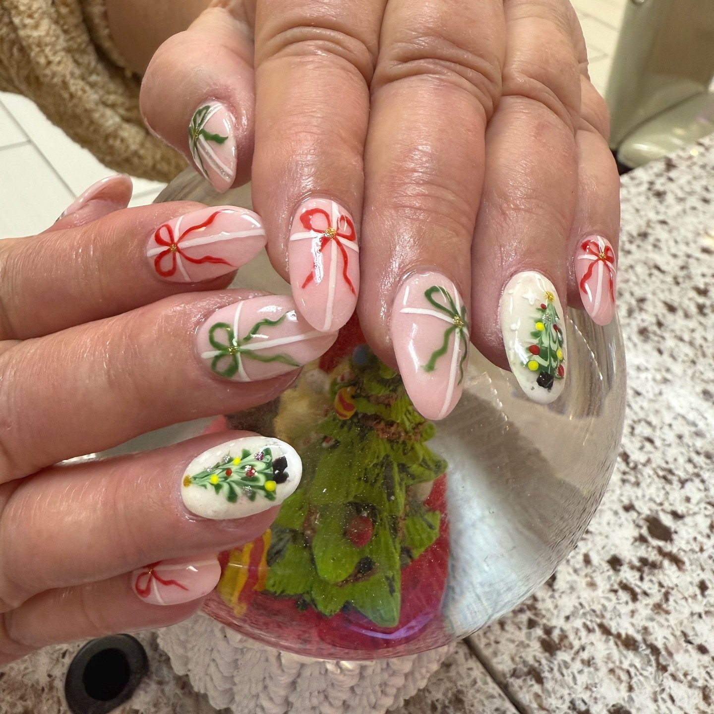 Another cute and simple Christmas design 🎄
.
.
#nailsofinstagram #nailsoftheday #sns #snsnearme #snsnearby #nailswinstonsalem #lovemynails #simplenails #simplenailsdesign #snsdesigns #snslover #winstonsalemnails #winstonsalemtech #snssummerbash #lov