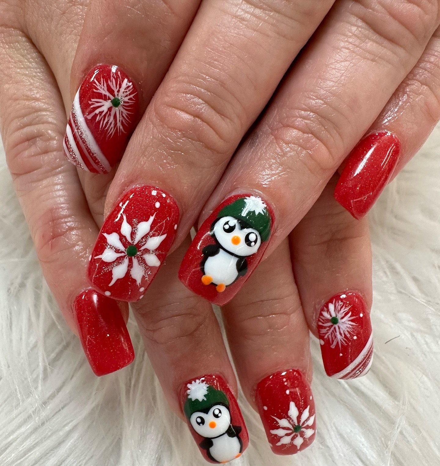 Who&rsquo;s ready for some Christmas nails 💅? We&rsquo;re ready for you!
.
.
.
#winstonsalemnails
#winstonsalemnailssalon
#nailswinstonsalem
#nailofinstagram
#nailoftheweek
#nails
#sns
#snsnails
#lewisvillenails
#lewisvillenailsalon
#clemmonsnails
#