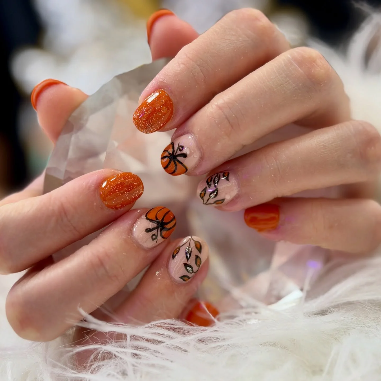 🍂 Fall feels right at your fingertips! 🧡✨
This pumpkin spice nail set is giving cozy autumn vibes all season long. 🍁💅
.
.
#WinstonSalemNails #WinstonSalemNC #FallNails #PumpkinNails #AutumnVibes #NailArtInspo #NCNailTech #SupportLocalNC #NailGoal
