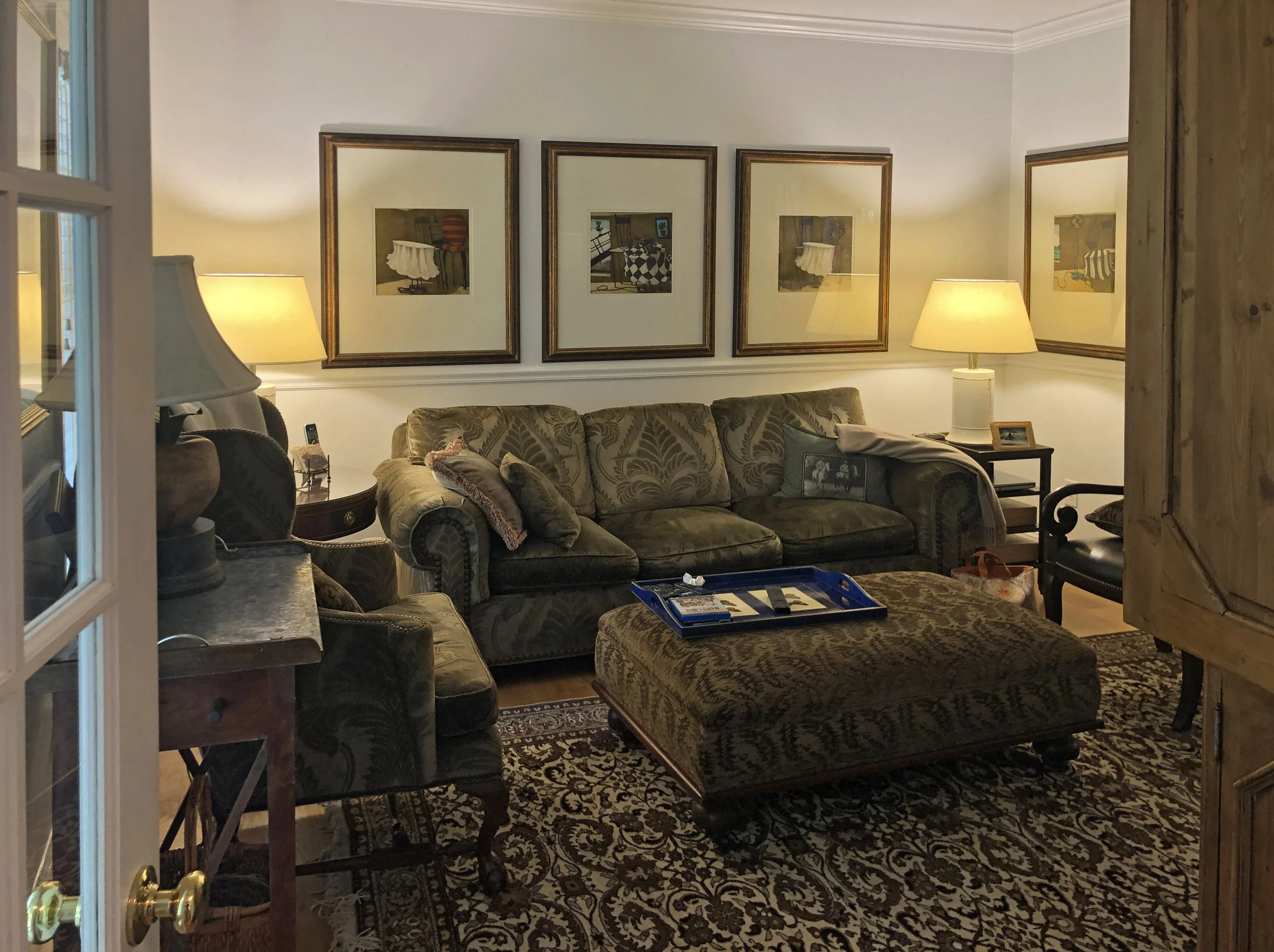 Before: Previously used as a secondary sitting area, the dining room was dimly lit, with heavy furniture that limited its flexibility.