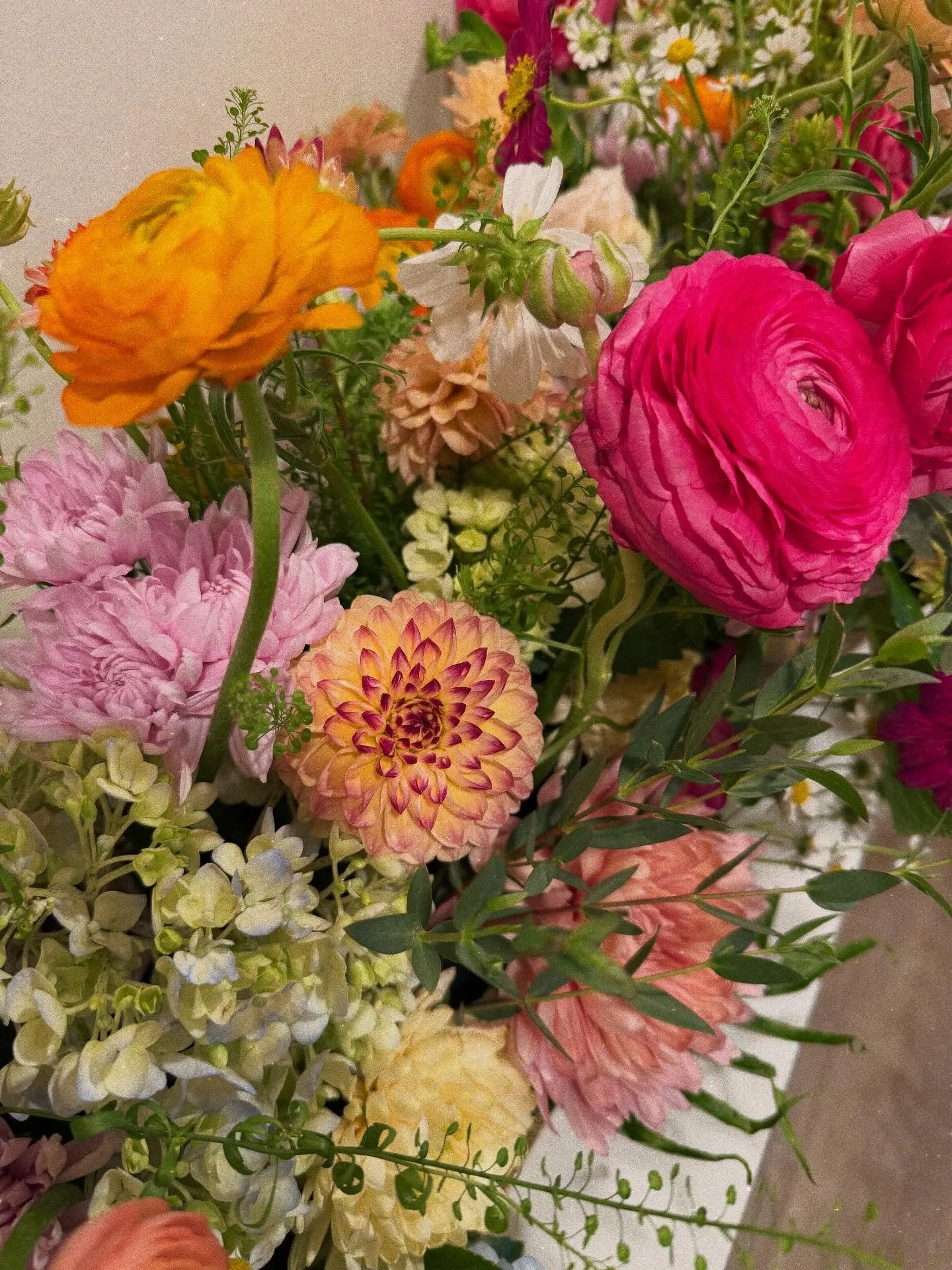 S T O R Y T I M E

Back when I was a house manager, one of my favorite little &ldquo;perks&rdquo; was decorating the house with fresh flowers every week. 

Seasonal blooms in the kitchen, little pops of color in each room when guests came, it was alw