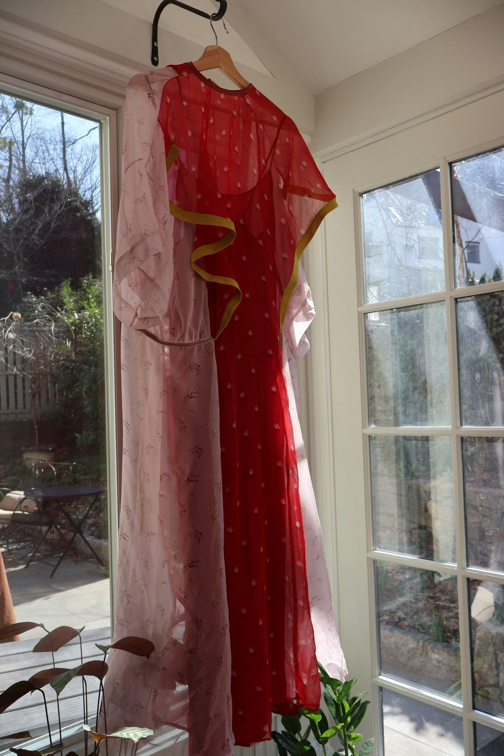 Size 40 (IT) Red & Pink Floral Silk Caftan by Valentino