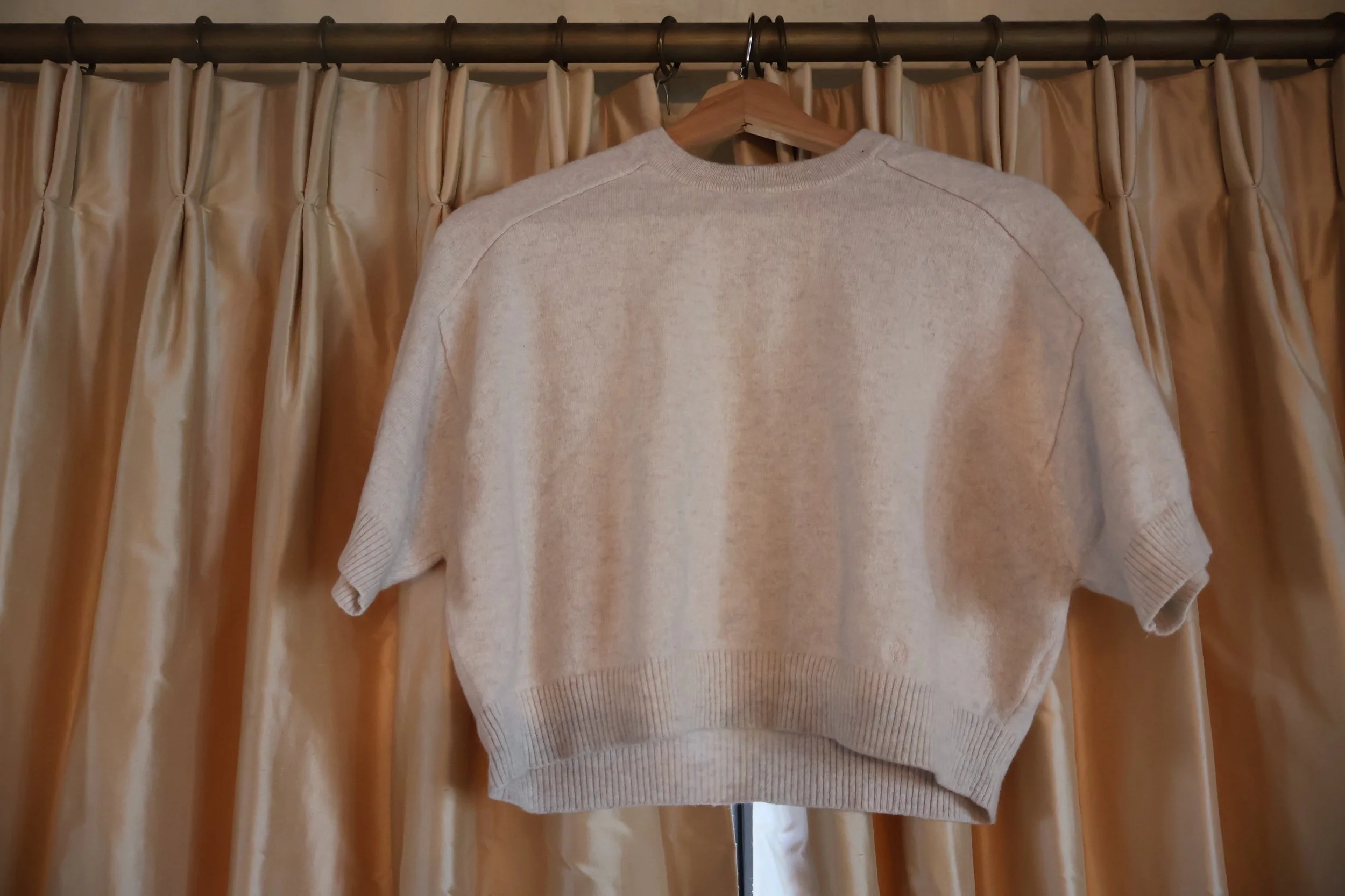 Small Cream Cropped 100% Cashmere Short Sleeved Sweater