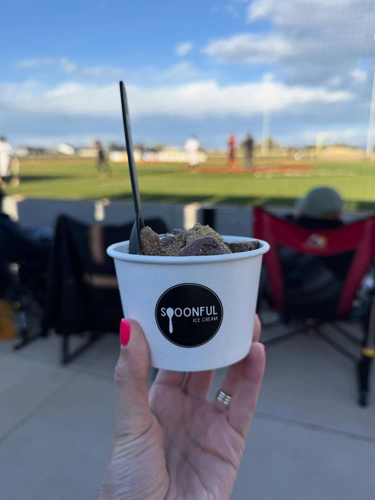 It&rsquo;s Game 1 of the World Series tonight, and there&rsquo;s no better way to watch than with a scoop (or two!) of your favorite ice cream 🍨⚾️

We&rsquo;ll be at the Bridgetower West community pool parking lot starting at 4:30 today (10/24)! Com