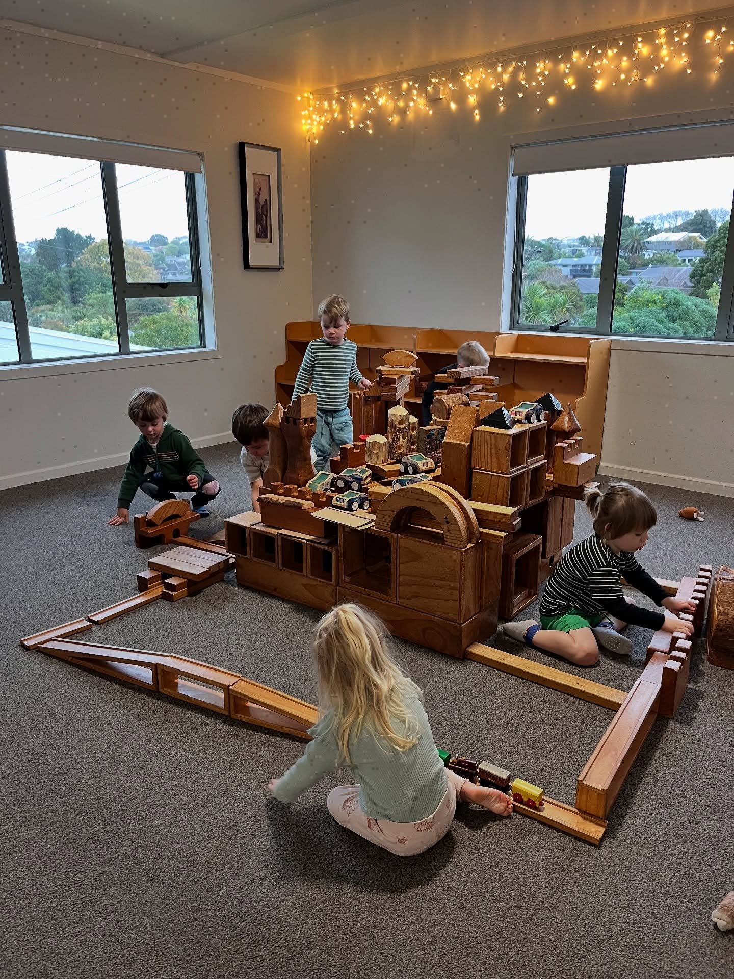 All aboard the MBCC ferry! ⛴️
Busy construction work was happening in the block room today with a few children designing and creating this car ferry. Hopefully it has a smooth ocean crossing on this wet winters day! 💚