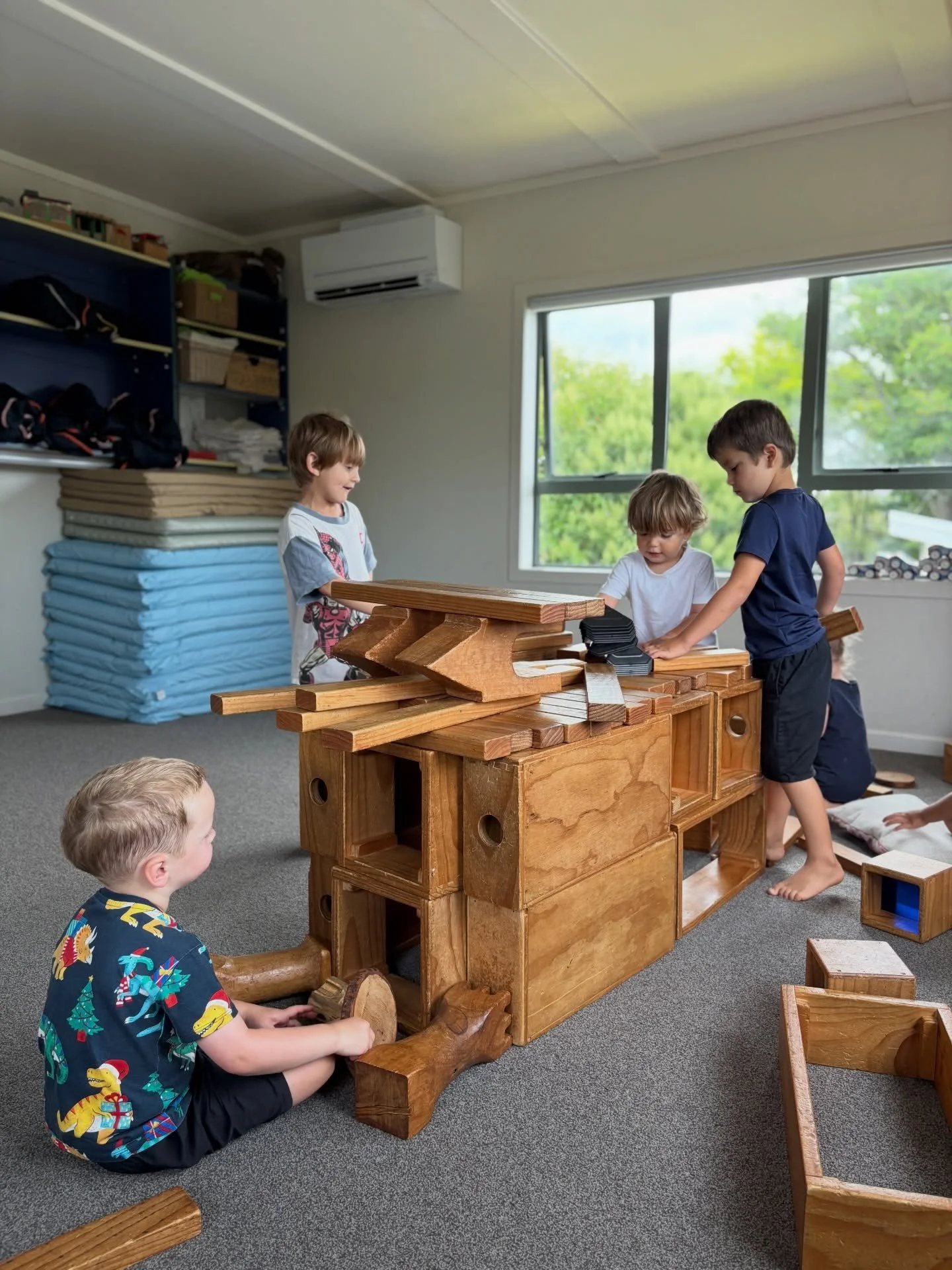 There has been lots of talk this week at MBCC about boats and fishing after the @mairangi_bay_fishing_club_ competition over the weekend. Today these young fishermen built a boat in the block room but had to do a bit of problem solving when Harrison 