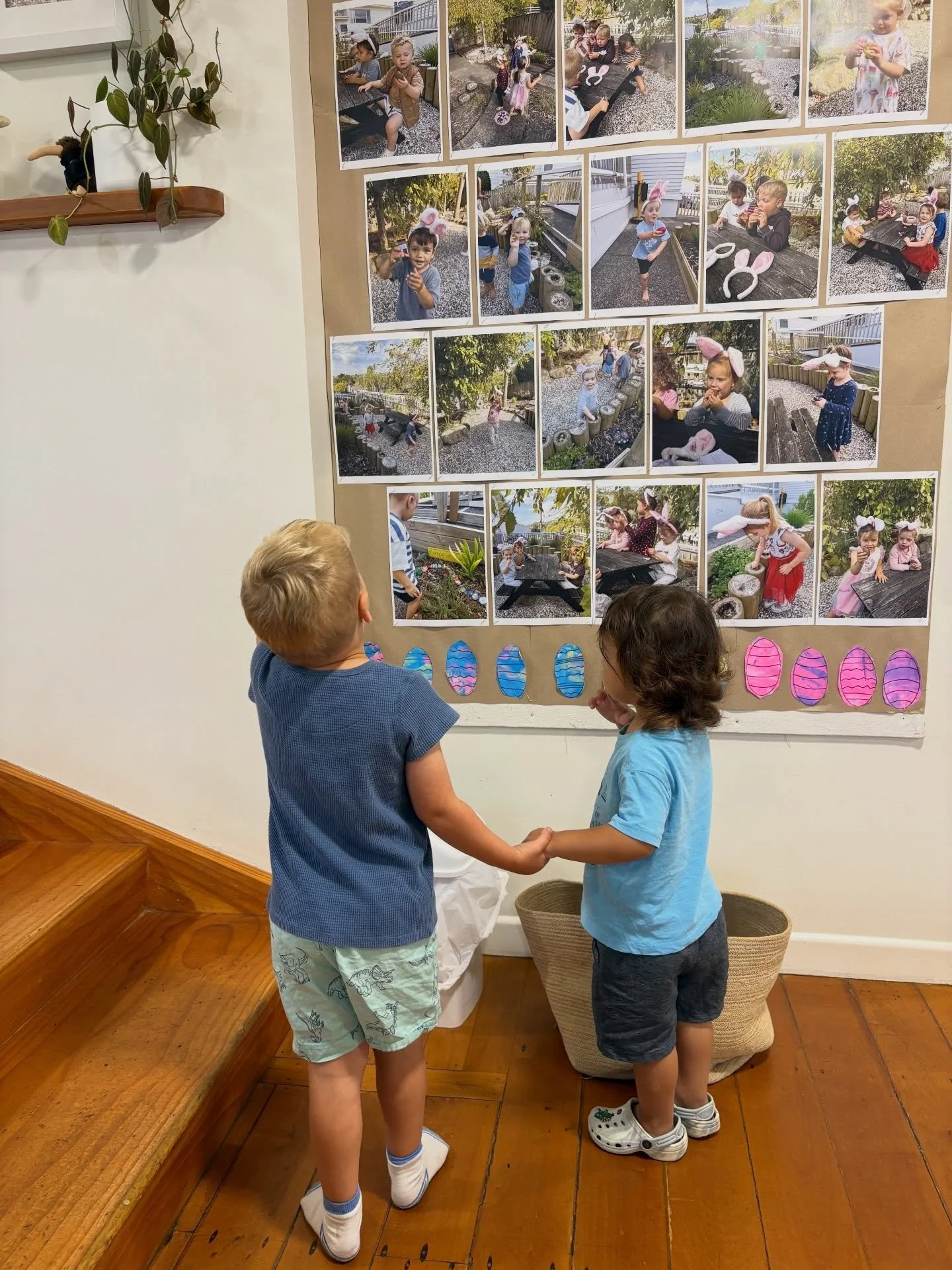 Tuakana Teina in action&hellip; this beautiful te ao Māori concept underpins our philosophy at MBCC. Our older tamariki support our younger friends, and together they learn from each other in so many ways. Today, one of our older children helped our 