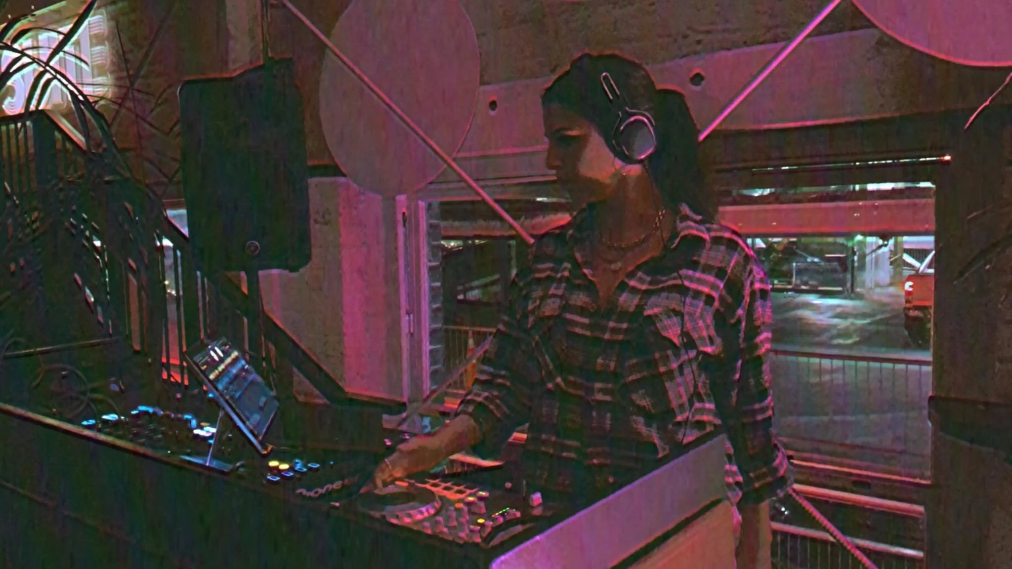 dj martina mak