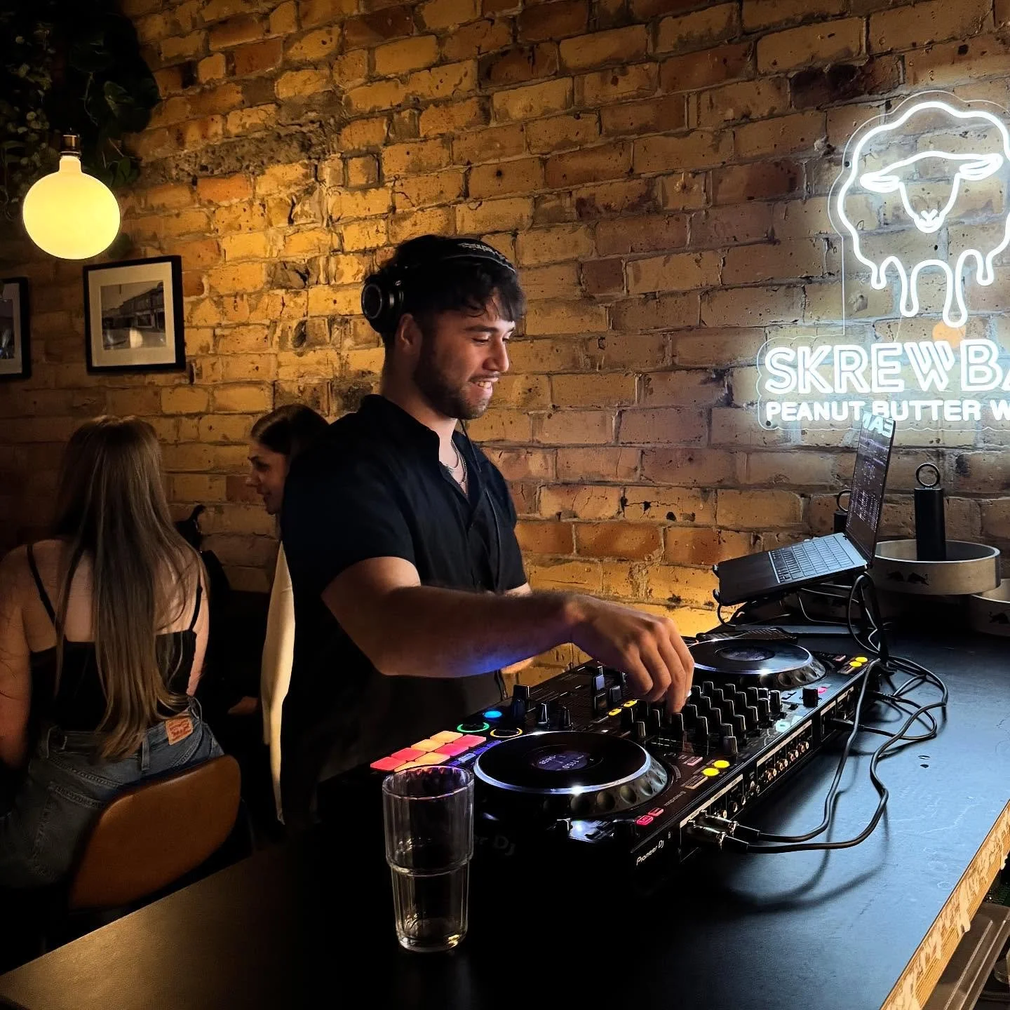 WHAT&rsquo;S ON THIS WEEKEND:

EVERY DAY (3-6PM): $15 Classic Margaritas, Chilli Margaritas, Classic Espresso Martinis &amp; Passionfruit Martinis, as well as $30 Heineken beer buckets (4 bottles).

THURSDAY (6-7PM): Cocktail Happy Hour. All your fav