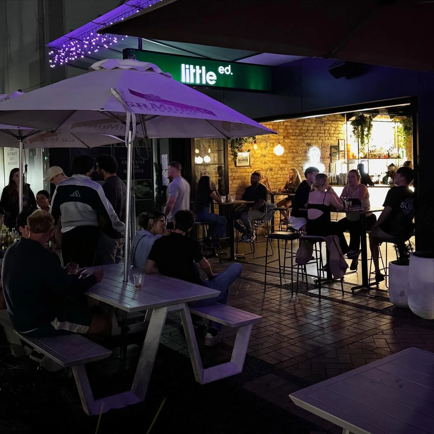 WHAT&rsquo;S ON THIS WEEK:

EVERY DAY (from 3 - 6PM) &amp; SUNDAY (All Day): $15 select Classic Cocktails &amp; $30 Beer Buckets

TUESDAY (All Day): Taco Tuesday - $6 tacos

THURSDAY (8 - 10PM): Happy Hour

FRIDAY:
(From 7PM): DJ Les (@djlescoolvibes