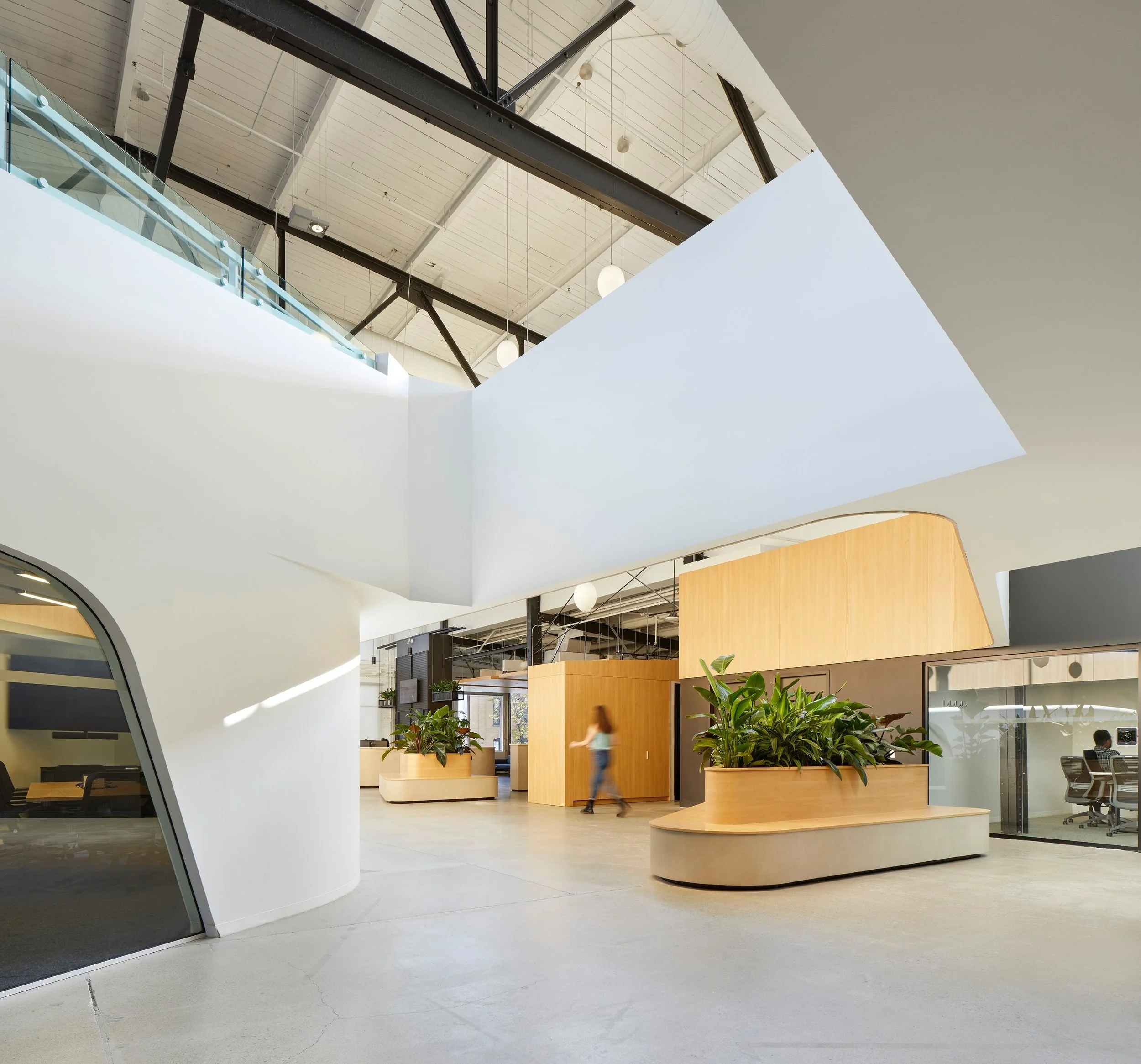 PlusCo_04_No projector_TomArban.jpg