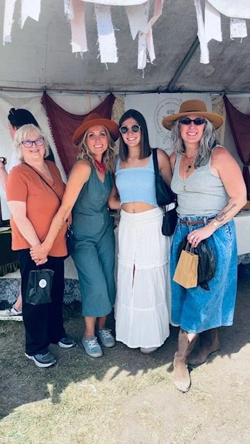 family lindsay and janet.jfif