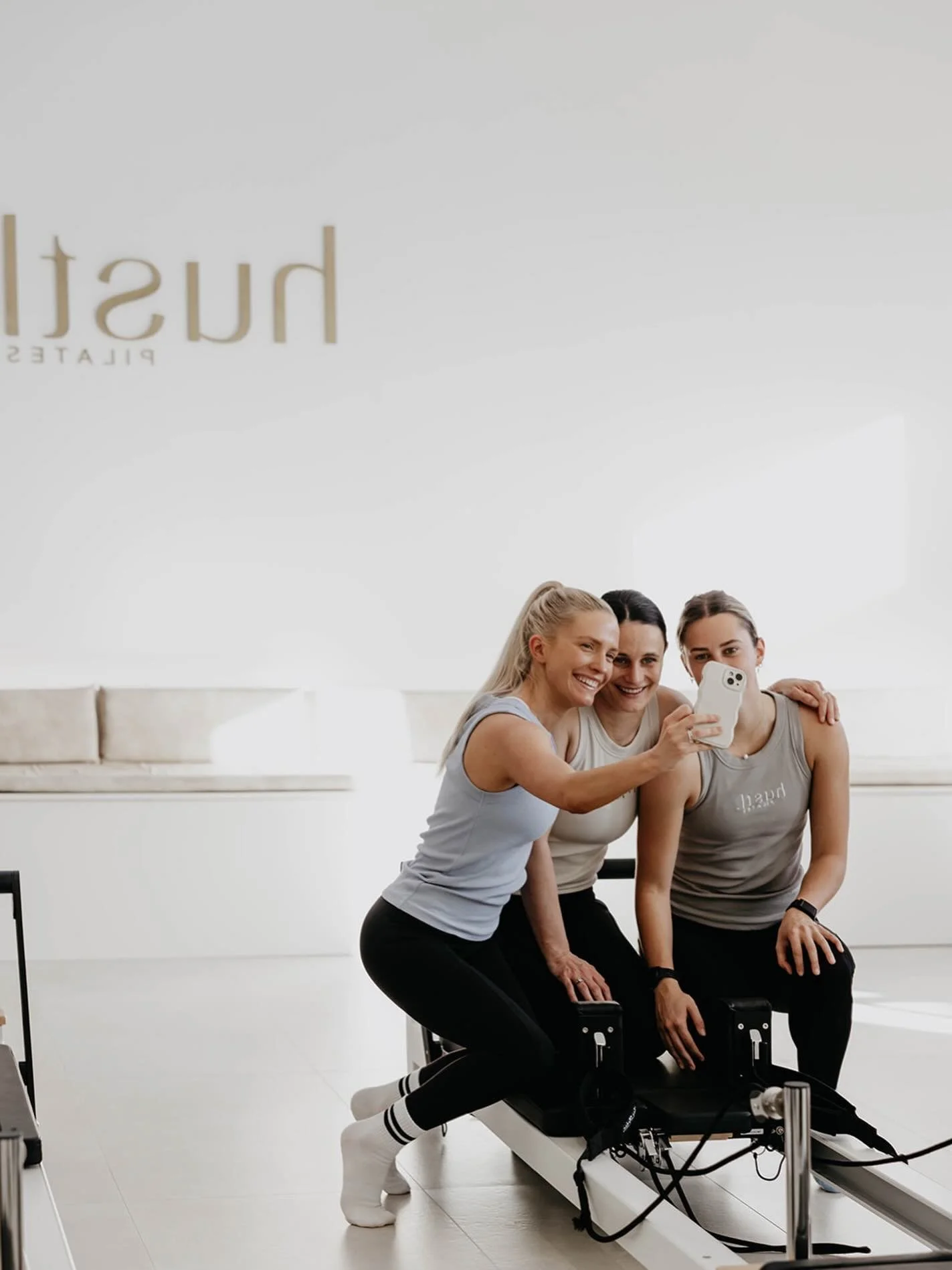 We&rsquo;ve had a few new faces join us on here lately&hellip; so hiii 🫶🏽

If you&rsquo;ve been watching from the sidelines, come join us. It&rsquo;s a pretty special little community we&rsquo;ve got. Our Hustl. Kickstart (5 for $100) is there if y