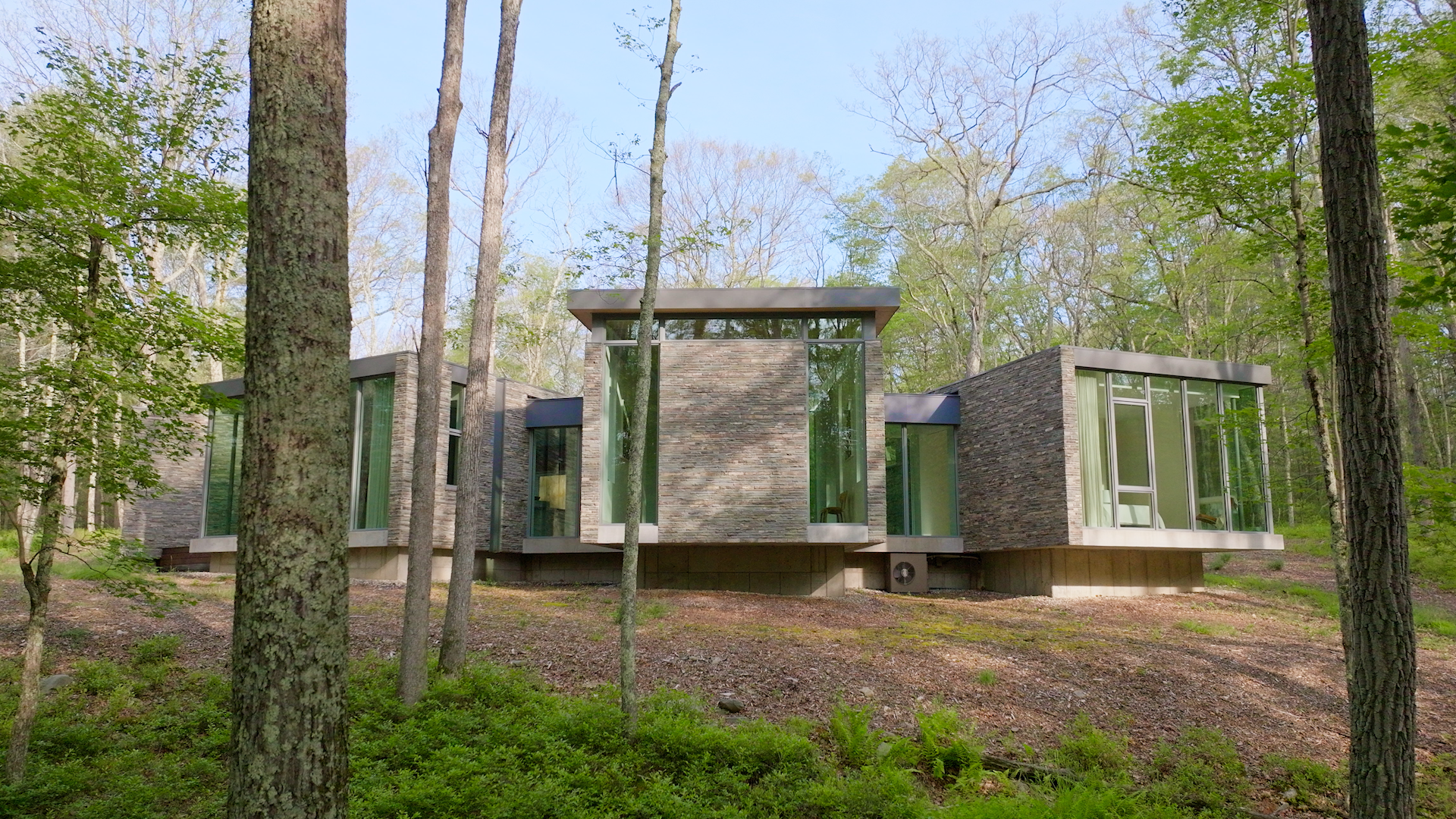 HOM251880_AD_x_MarvinWindows_2H_LF_16x9_080524_Video_Still_9.png