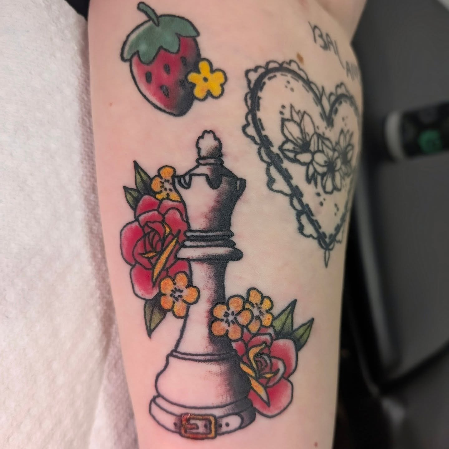 Checkmate! A little king piece ♟️👑 
.
.
#traditionaltattoo #tattoodesign #tattoo #trad #traditionalflash