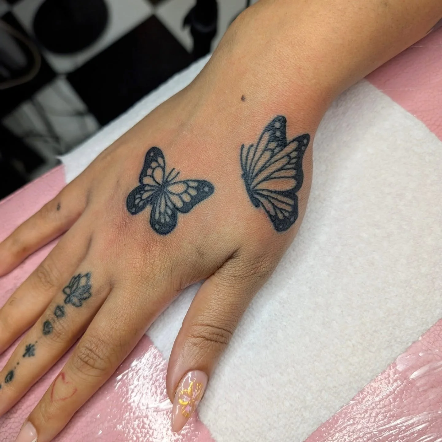 🦋🦋 
.
.#traditionaltattoo #tattoodesign #tattoo #trad #traditionalflash