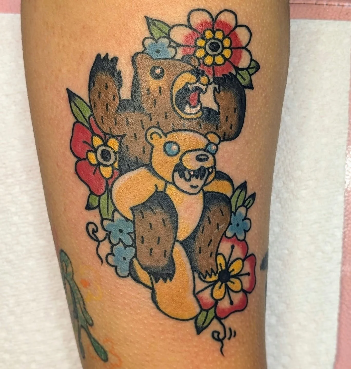 Got to do this amazing @falloutboy tattoo!! Definitely one of my favorite albums so I was psyched to do it!
.
.
#traditionaltattoo #tattoodesign #tattoo #falloutboy #traditionalflash