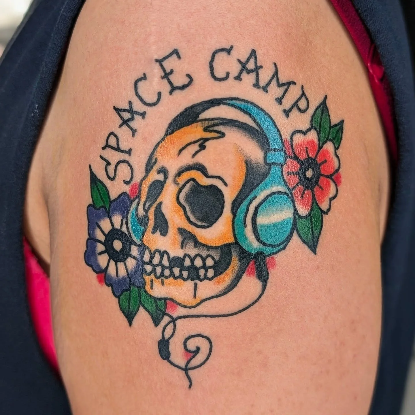 The second @falloutboy tattoo for their first album! 
.
.
#traditionaltattoo #tattoodesign #tattoo #trad #traditionalflash