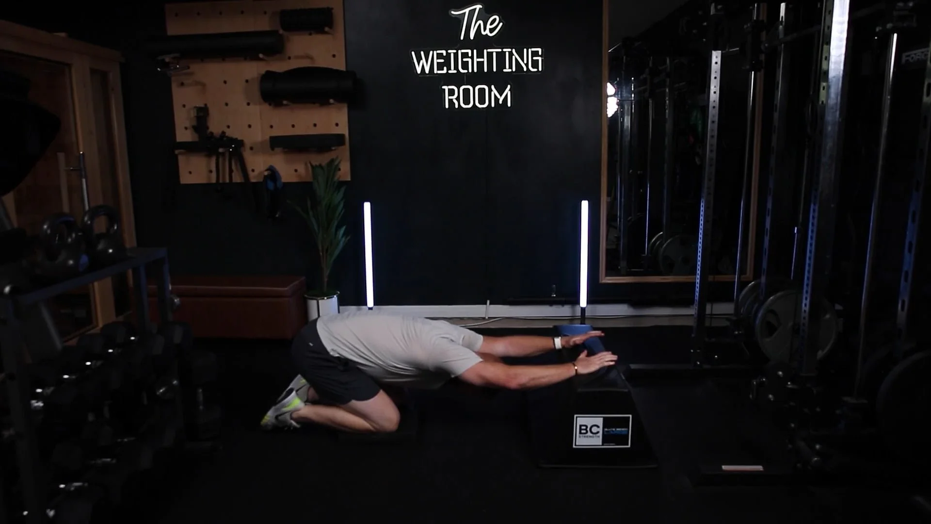 Kneeling Lat Stretch.jpg