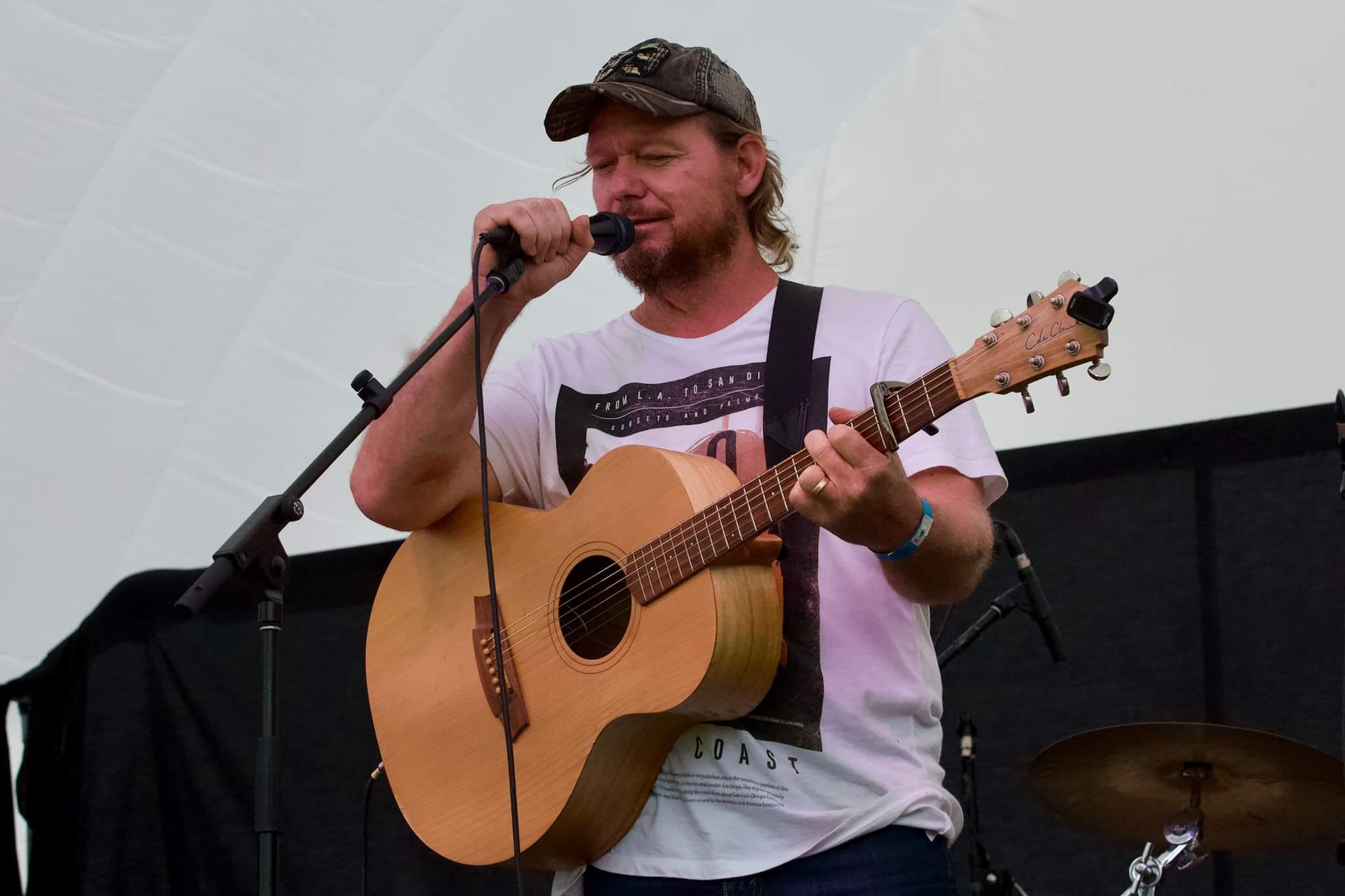 Live Music with Graham Howle