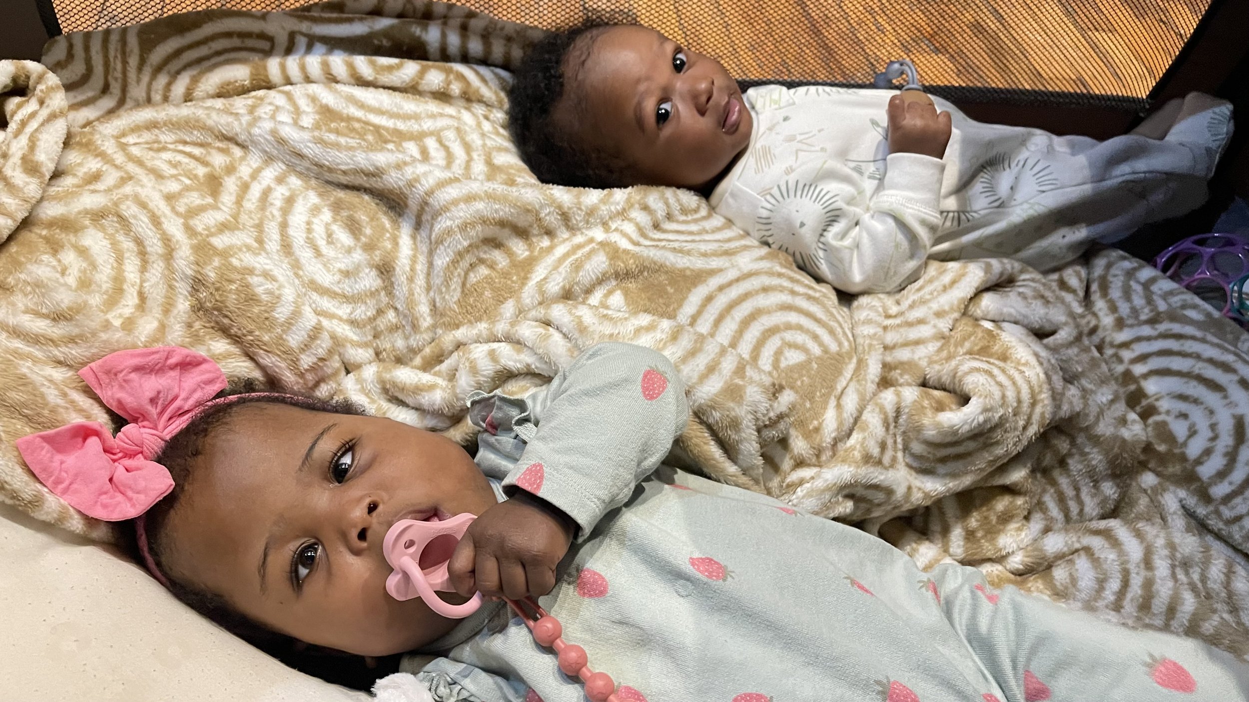 Glory and Noa Watching Minnos