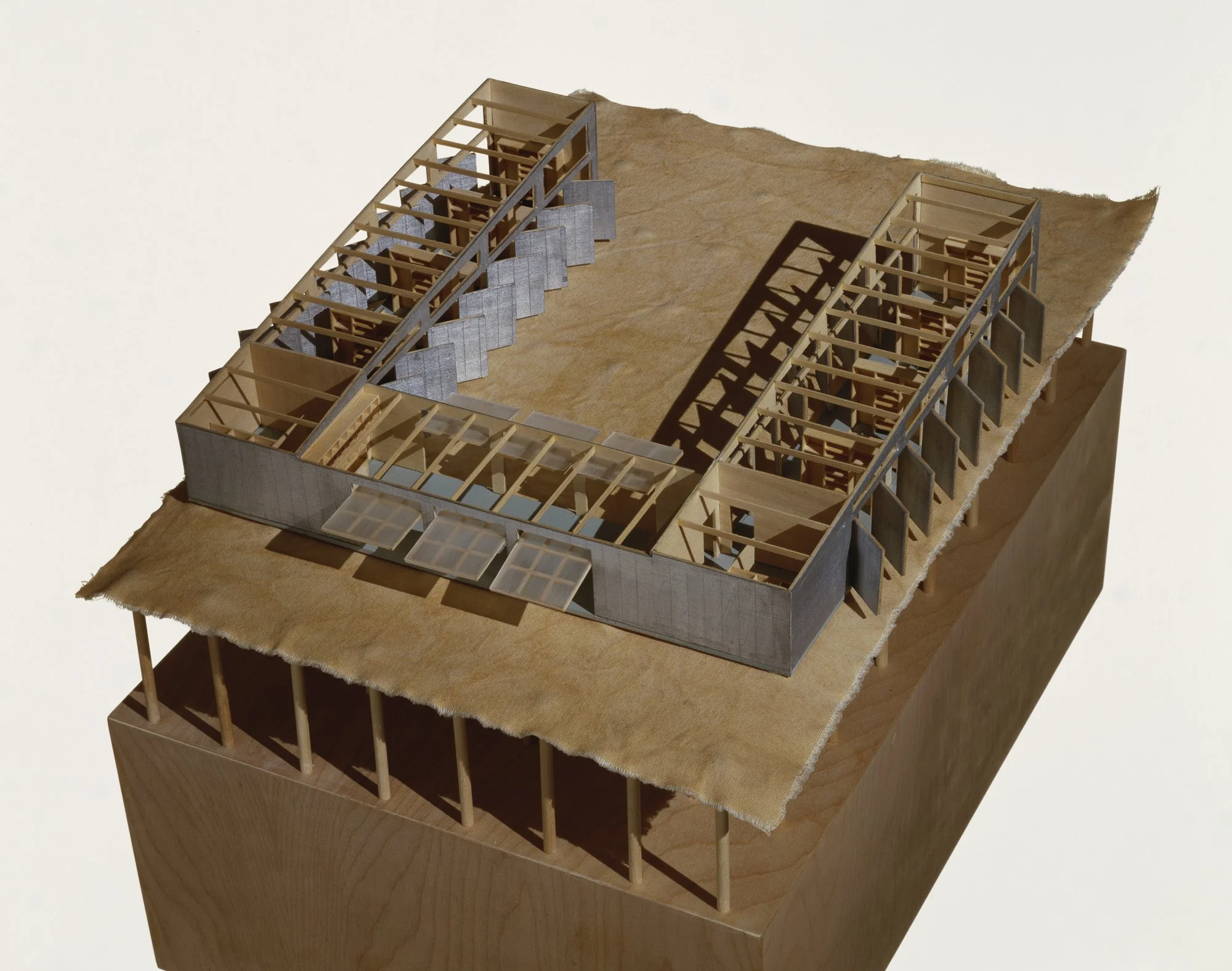 In the Meadow design, the dwellings frame a central courtyard and create a communal heart to the complex.