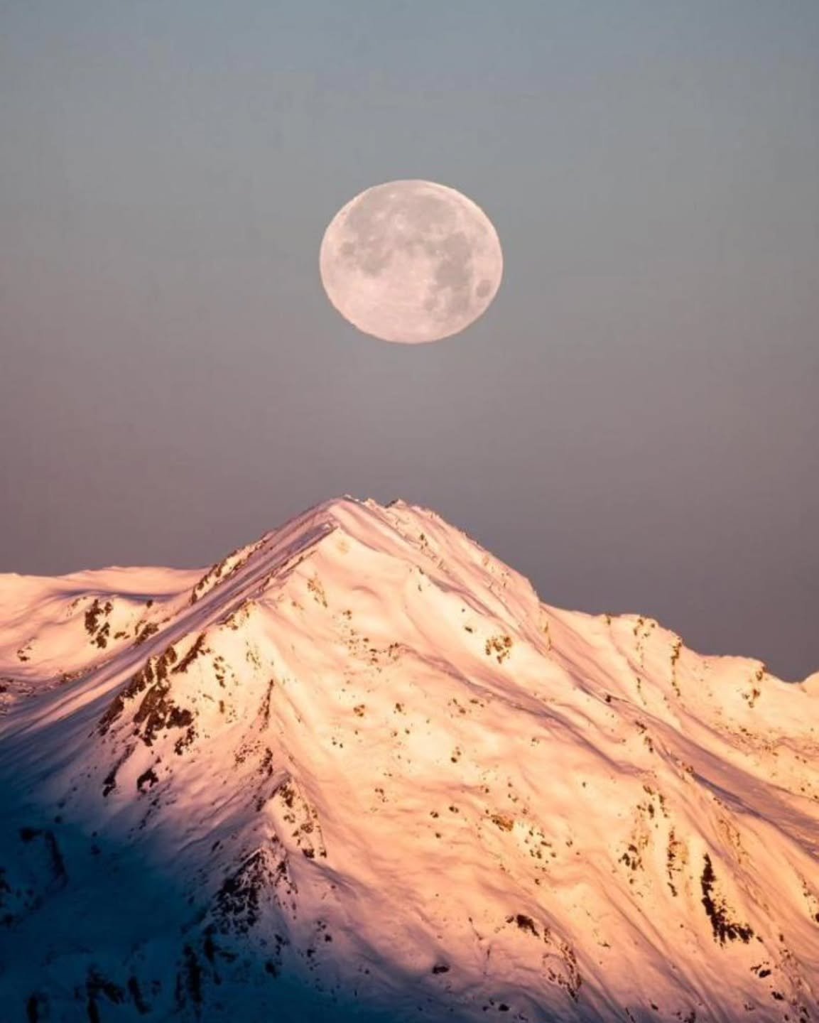 Les3vallees by the numbers.
Over 600km of pistes 
85% of the ski area above 1800m
25 ski lift accessible summits
156 lifts

Les3vallees - Val Thorens, Orelle, Courchevel, Meribel, Les Menuires, Saint Martin de Belleville, Brides Les Bains

Join us at