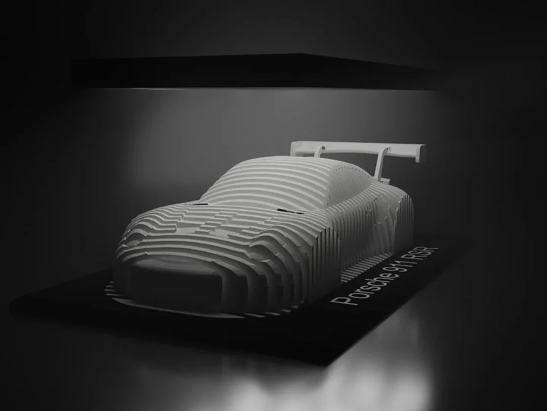 🏎️💨 Pure Eleganz trifft auf pr&auml;zise 3D-Drucktechnik!
Dieses stylische Porsche 911 RSR Modell ist Schicht f&uuml;r Schicht aufgebaut und ein echter Hingucker f&uuml;r alle Motorsport-Fans. Minimalistisches Design, maximale Wirkung! 🔥✨

Perfekt