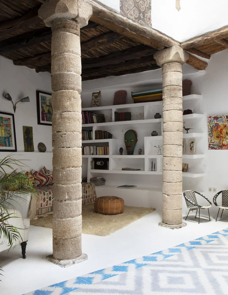 villa_essaouira_vacances_maroc_salon_bilbiothèque.jpg