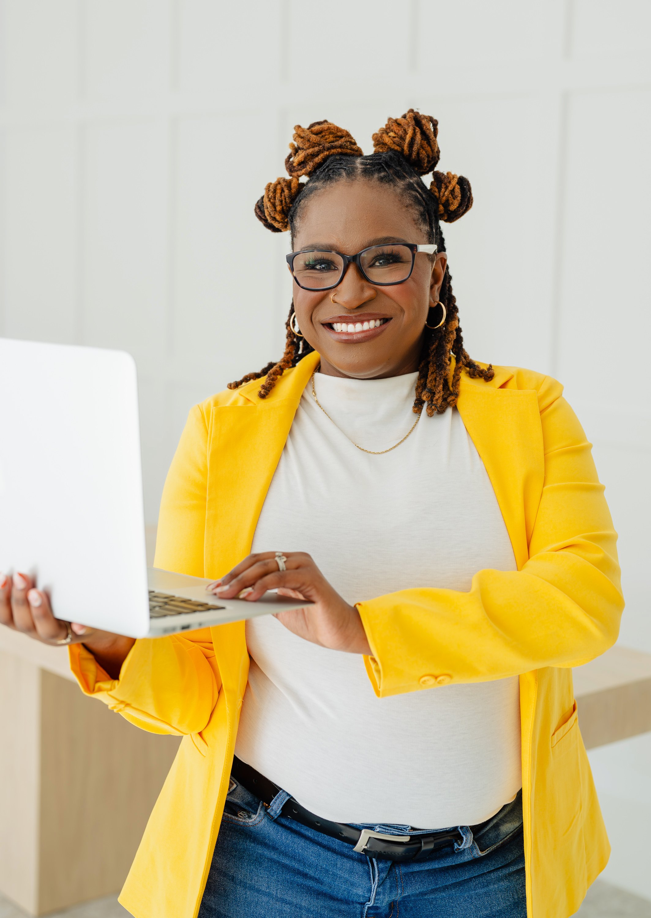 Courtney Skipworth a Registered Nurse and International Board Certified Lactation Consultant offering lactation support in Jacksonville, Fl and virtually