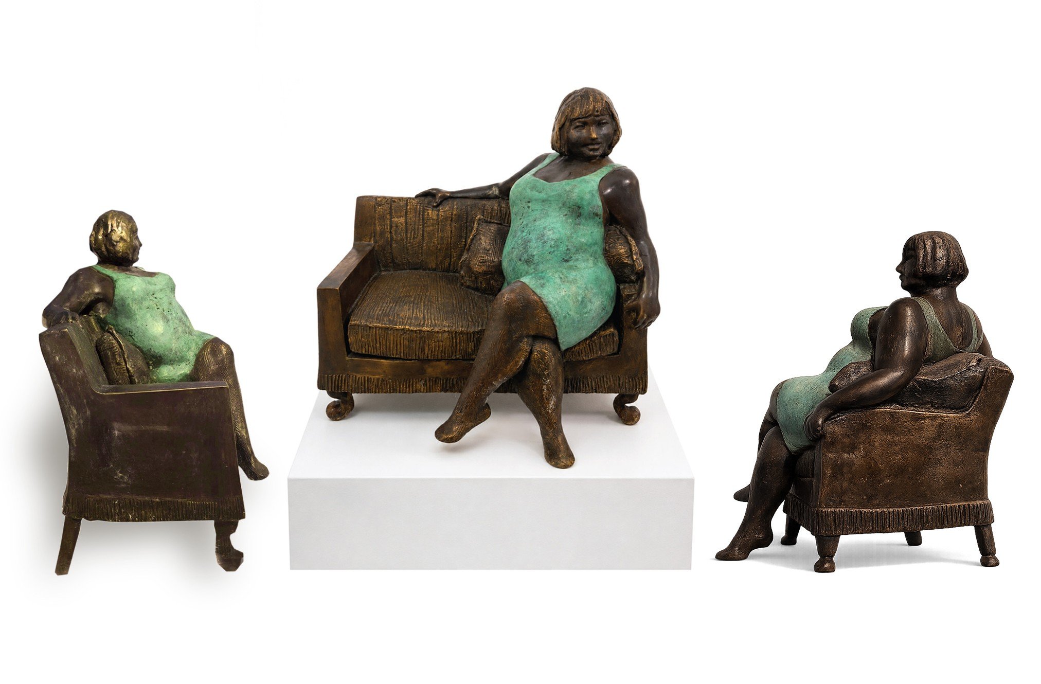Untitled  
Bronze  
33 x 33 x 15 cm  
Price Upon Request