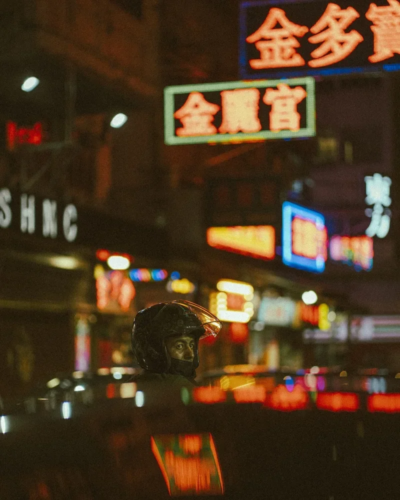 efore and after Lomography X-Pro preset on a red classic car in Madrid, showing vintage cross-processed film colors and high contrast.