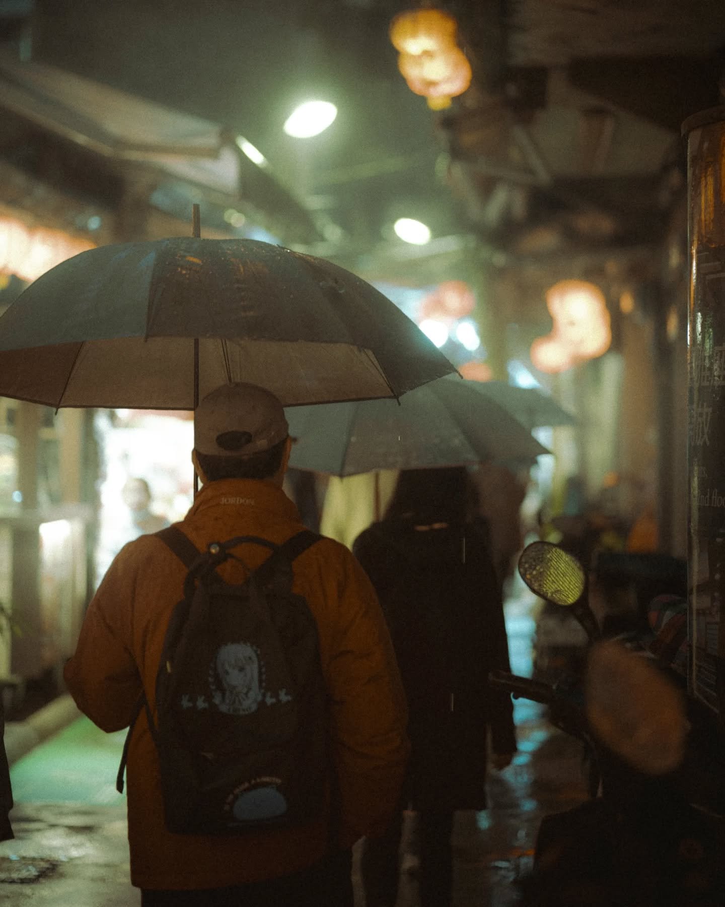 Taiwan, lanterns &amp; sea of umbrellas.
.
.
.
.
#streetphotography #rain #taiwan #cinematic #moody