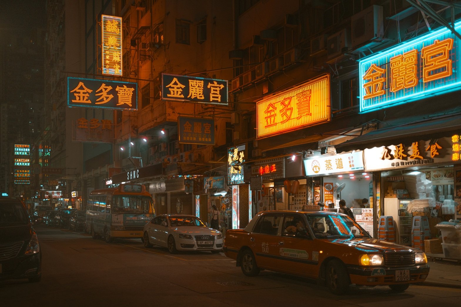 hong-kong-street-photography-mongkok-neon-signs-cinematic-retro-vintage-reflection-taxi-urban-night-hazy-ejduranphotography.jpg