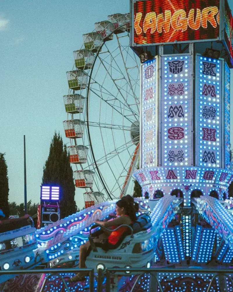 efore and after Lomography X-Pro preset on a red classic car in Madrid, showing vintage cross-processed film colors and high contrast.