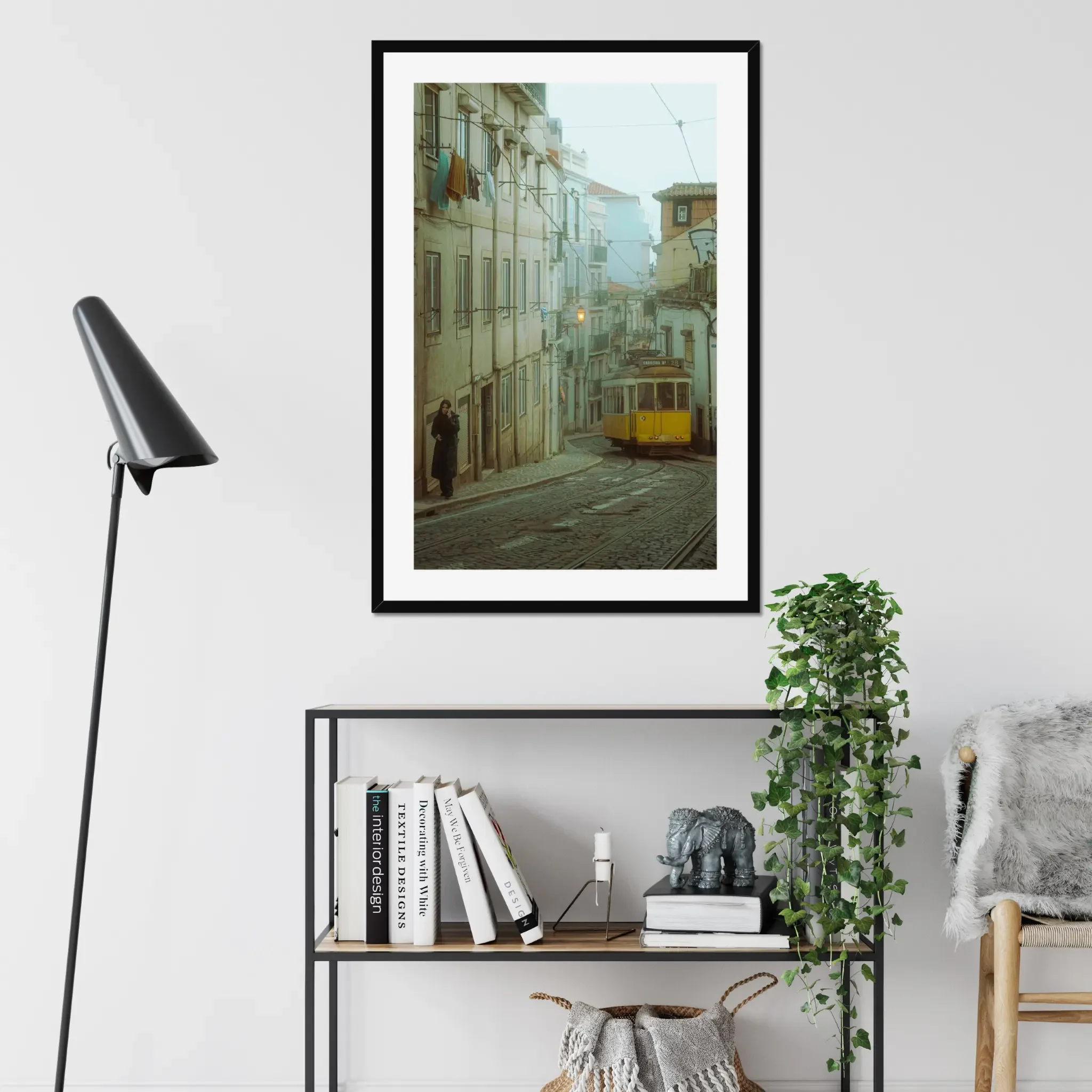 street-photography-print-wall-art-lisbon-cinematic-frame-travel-moody-ejduranphotography-4.webp
