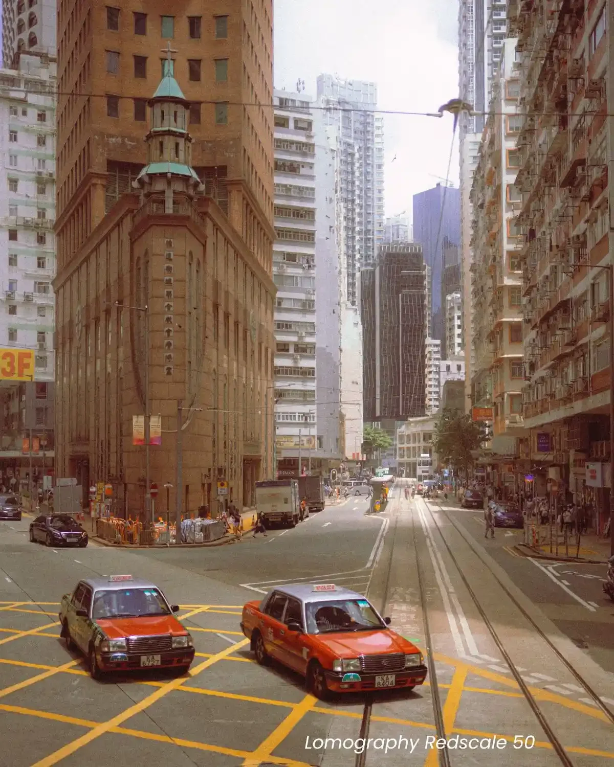 Lomography film presets for Lightroom, X-Pro cross processing effect, Color Negative 800 film look, Redscale 50 photography aesthetic, professional analogue film presets bundle by EJDuran