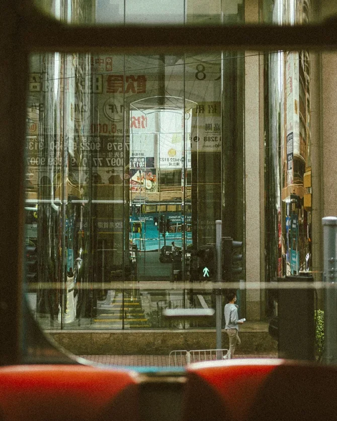 efore and after Lomography X-Pro preset on a red classic car in Madrid, showing vintage cross-processed film colors and high contrast.