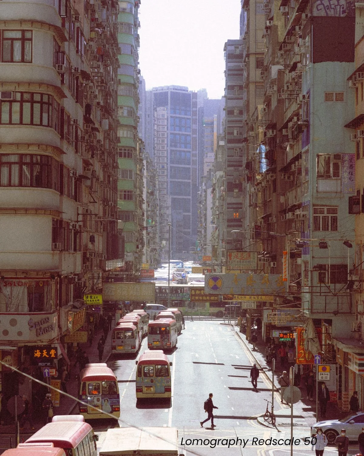 Lomography film presets for Lightroom, X-Pro cross processing effect, Color Negative 800 film look, Redscale 50 photography aesthetic, professional analogue film presets bundle by EJDuran