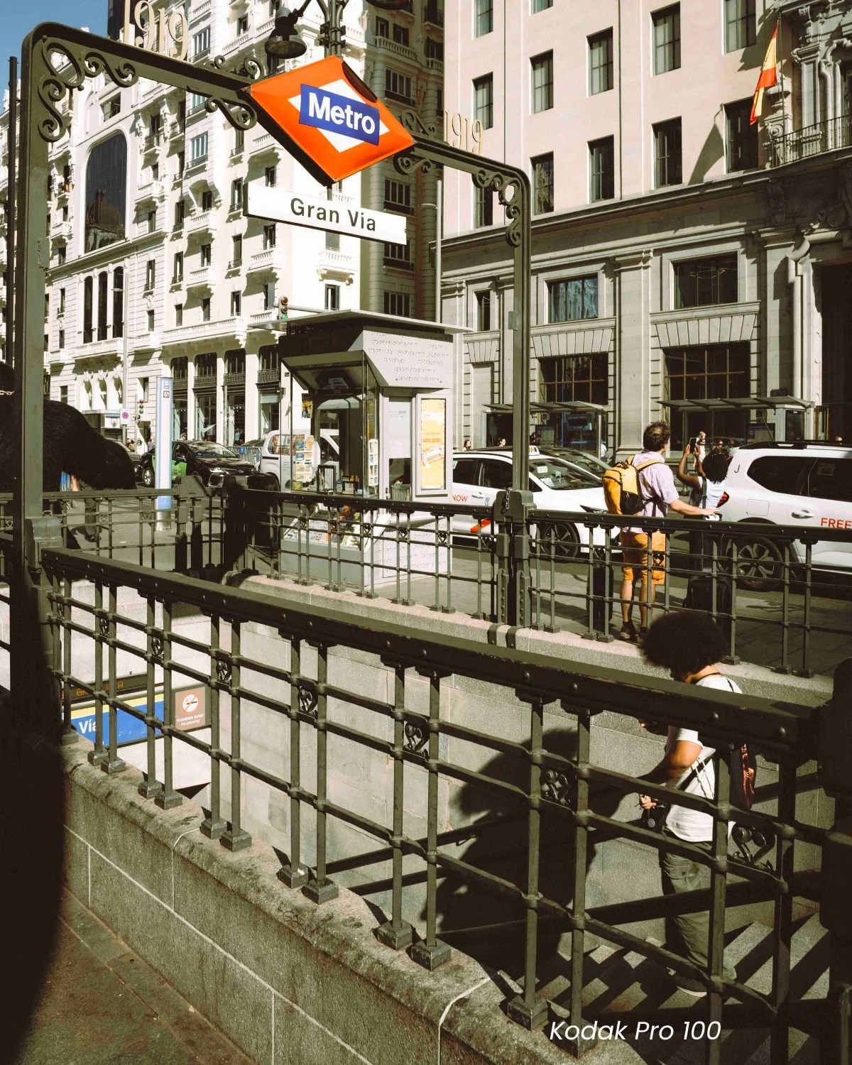 Kodak film presets for Lightroom, Kodak Ektar 100 street photography look, Kodak Vision3 500T cinematic night preset, professional Kodak Pro 100 film emulation, analogue urban wall art style presets.