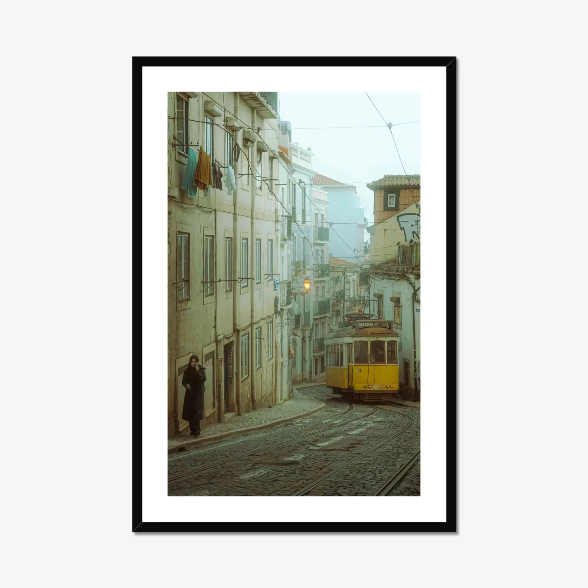 street-photography-print-wall-art-lisbon-cinematic-frame-travel-moody-ejduranphotography-8.webp