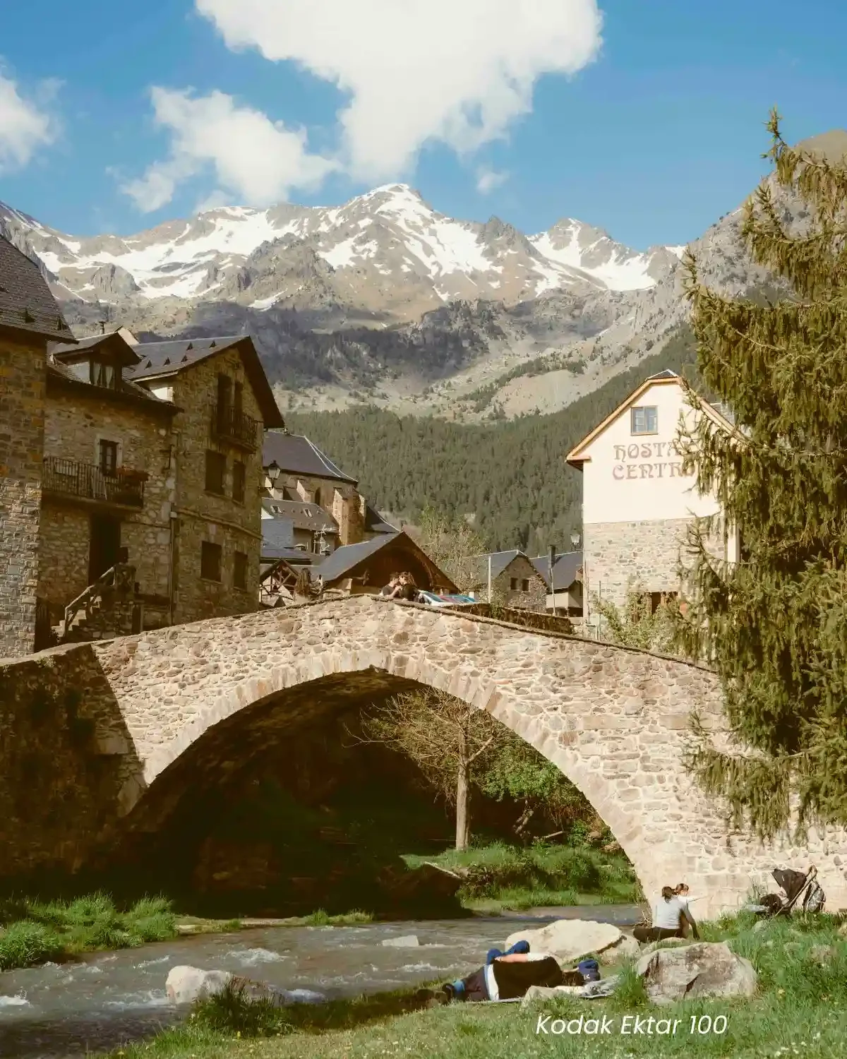 Kodak film presets for Lightroom, Kodak Ektar 100 street photography look, Kodak Vision3 500T cinematic night preset, professional Kodak Pro 100 film emulation, analogue urban wall art style presets.