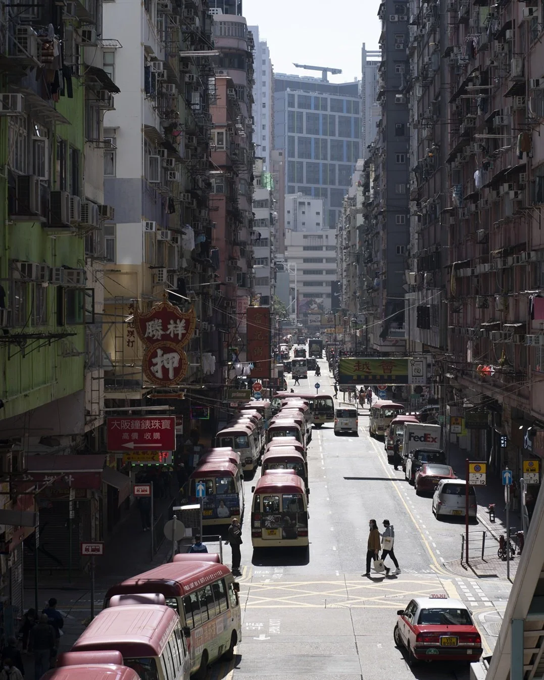 Lomography film presets for Lightroom, X-Pro cross processing effect, Color Negative 800 film look, Redscale 50 photography aesthetic, professional analogue film presets bundle by EJDuran