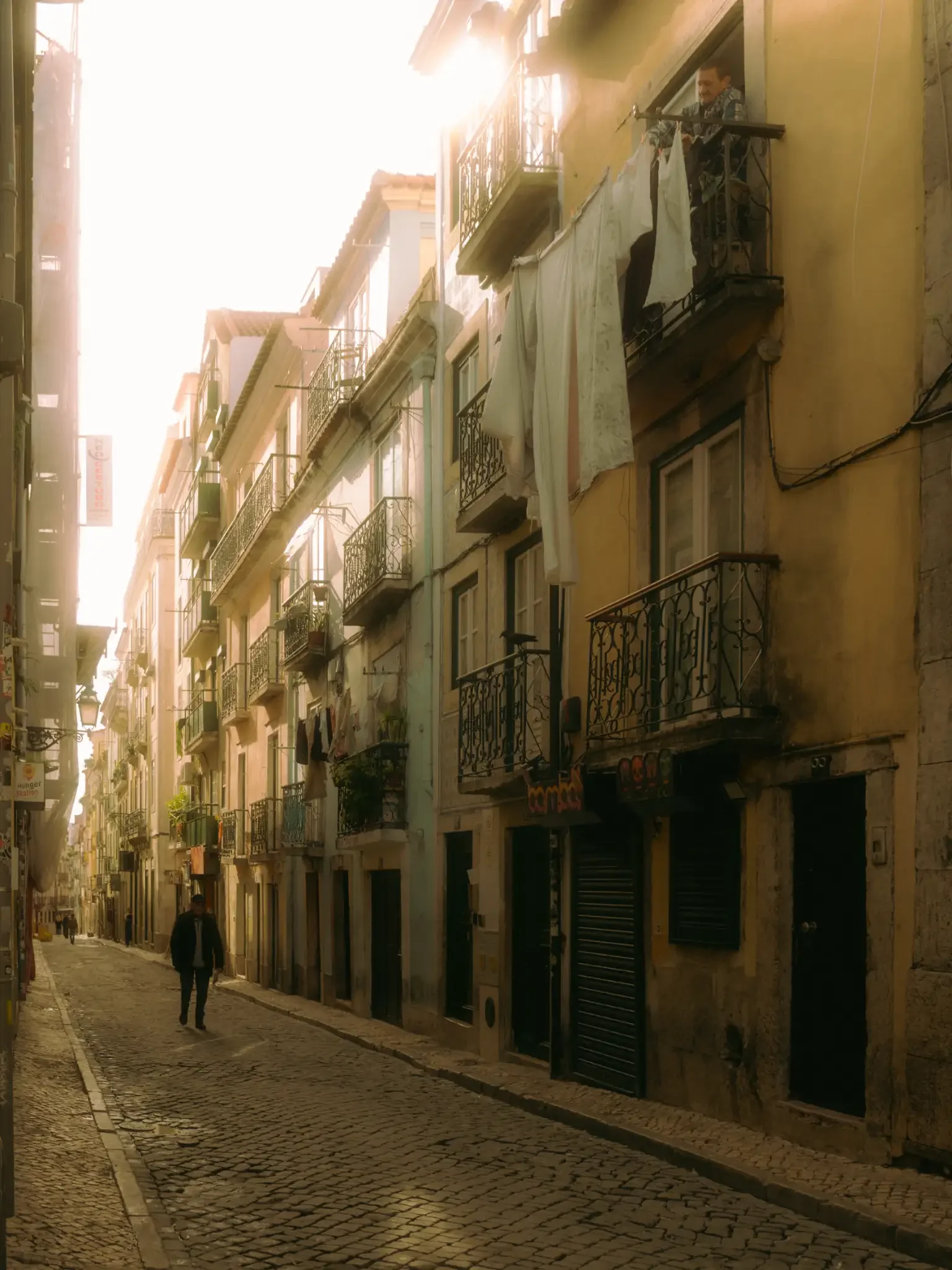 golden-glow-preset-lightroom-summer-dreamy-street-photography-nostalgia-ejduranphotography-2.webp