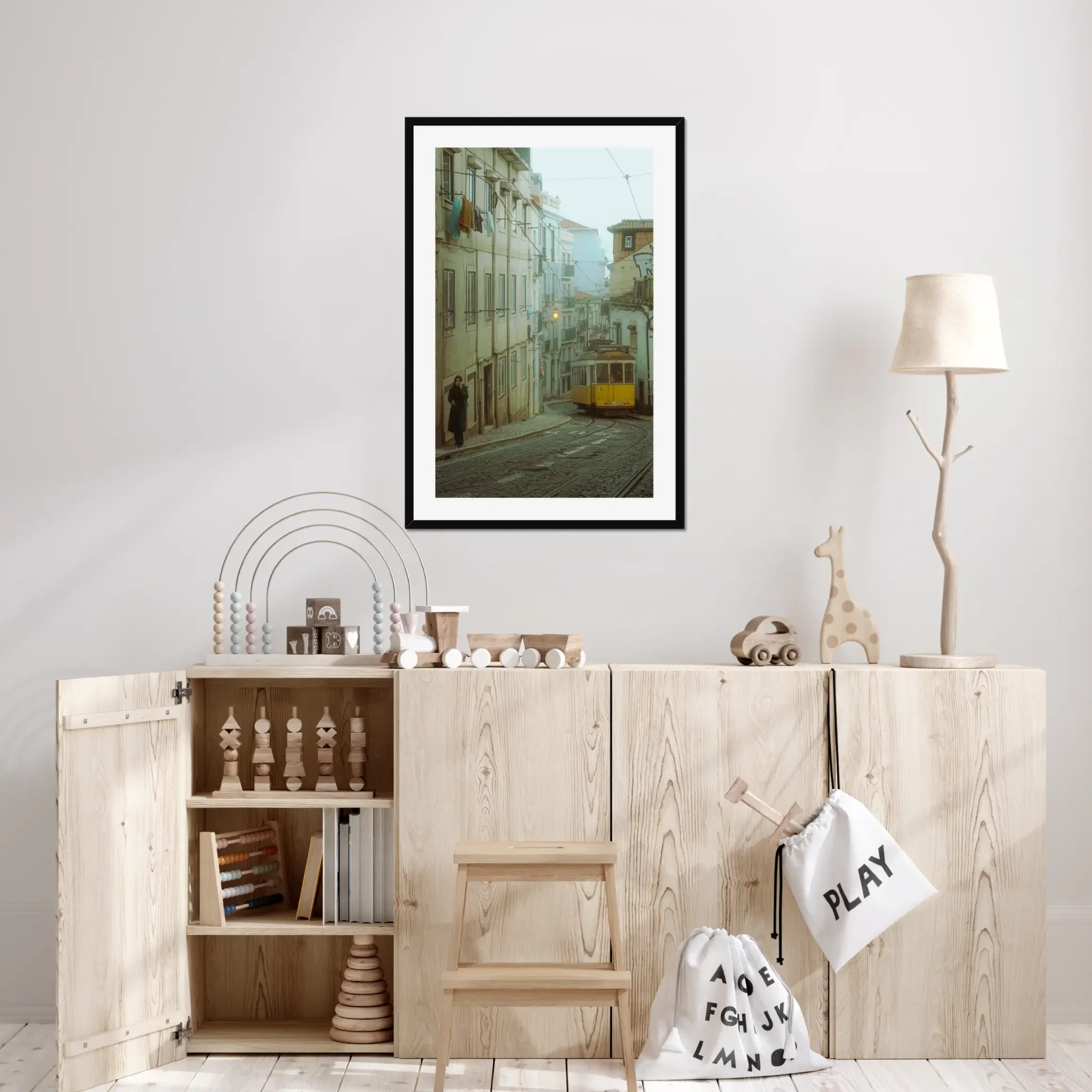 street-photography-print-wall-art-lisbon-cinematic-frame-travel-moody-ejduranphotography-2.webp