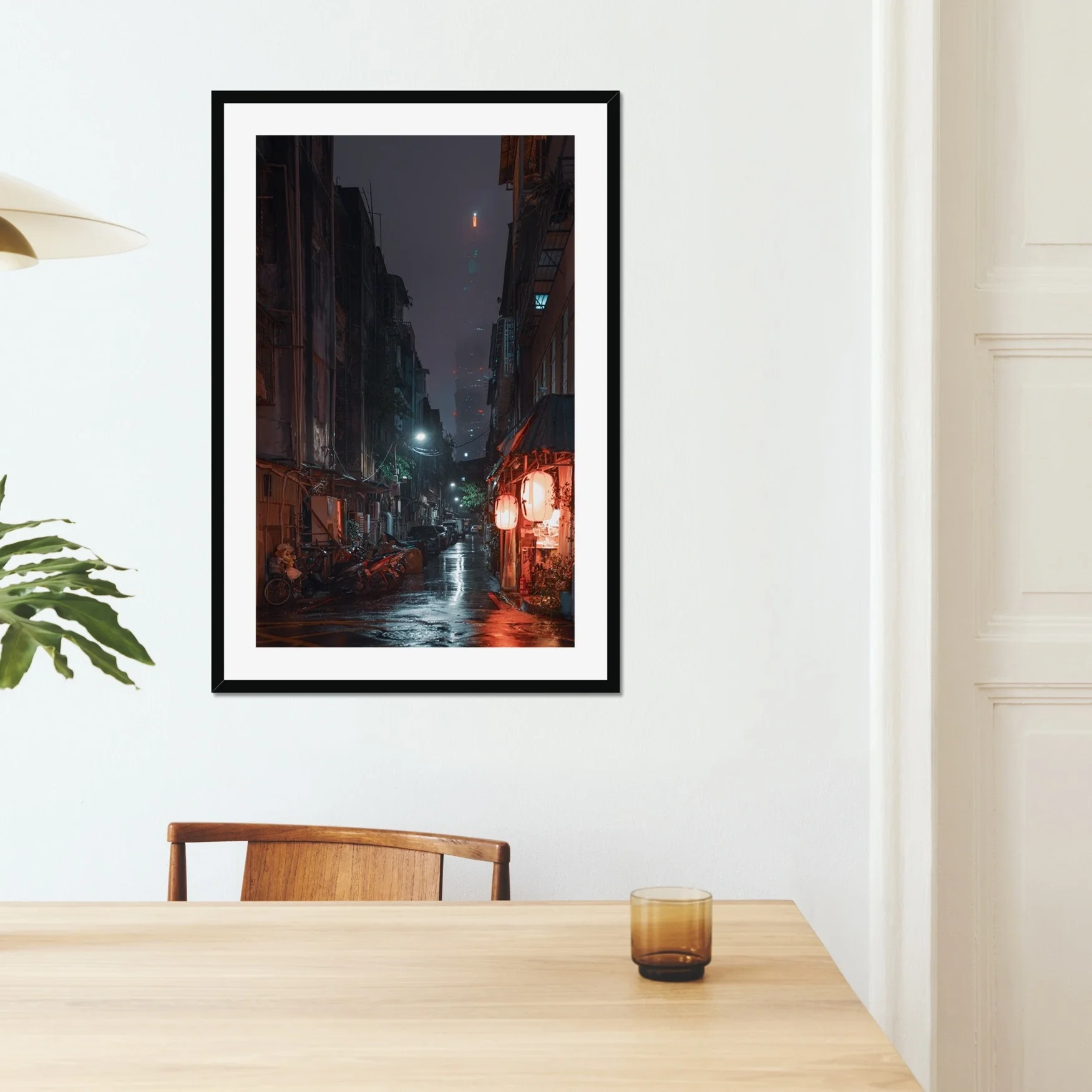 Cinematic night photography of a narrow Taipei alleyway in the rain, featuring a traditional Izakaya with red lanterns and the Taipei 101 building in the background fog.