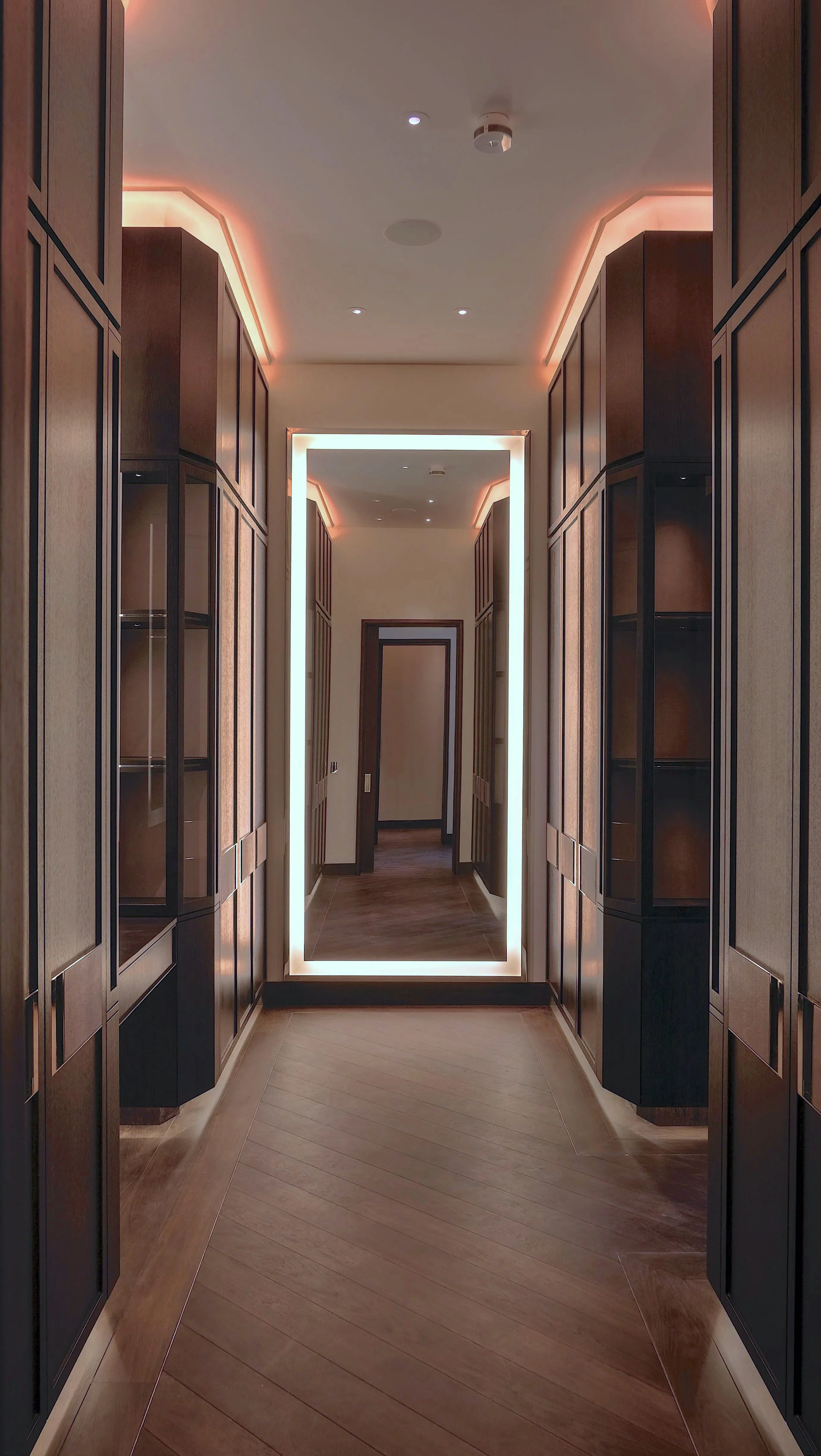 77_dressing_room_Fuji.jpg